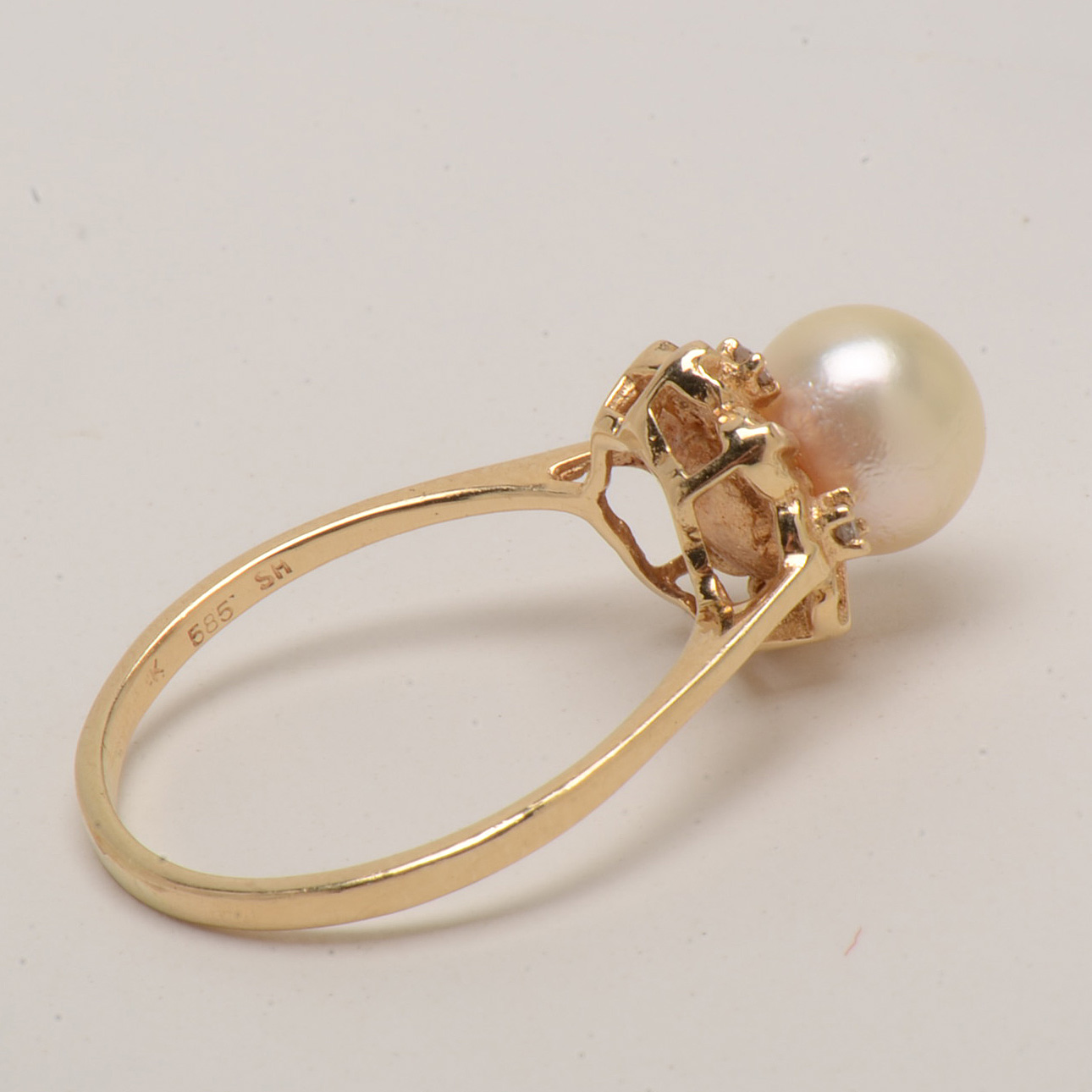 14K Yellow Gold Cultured Pearl Diamond Ring