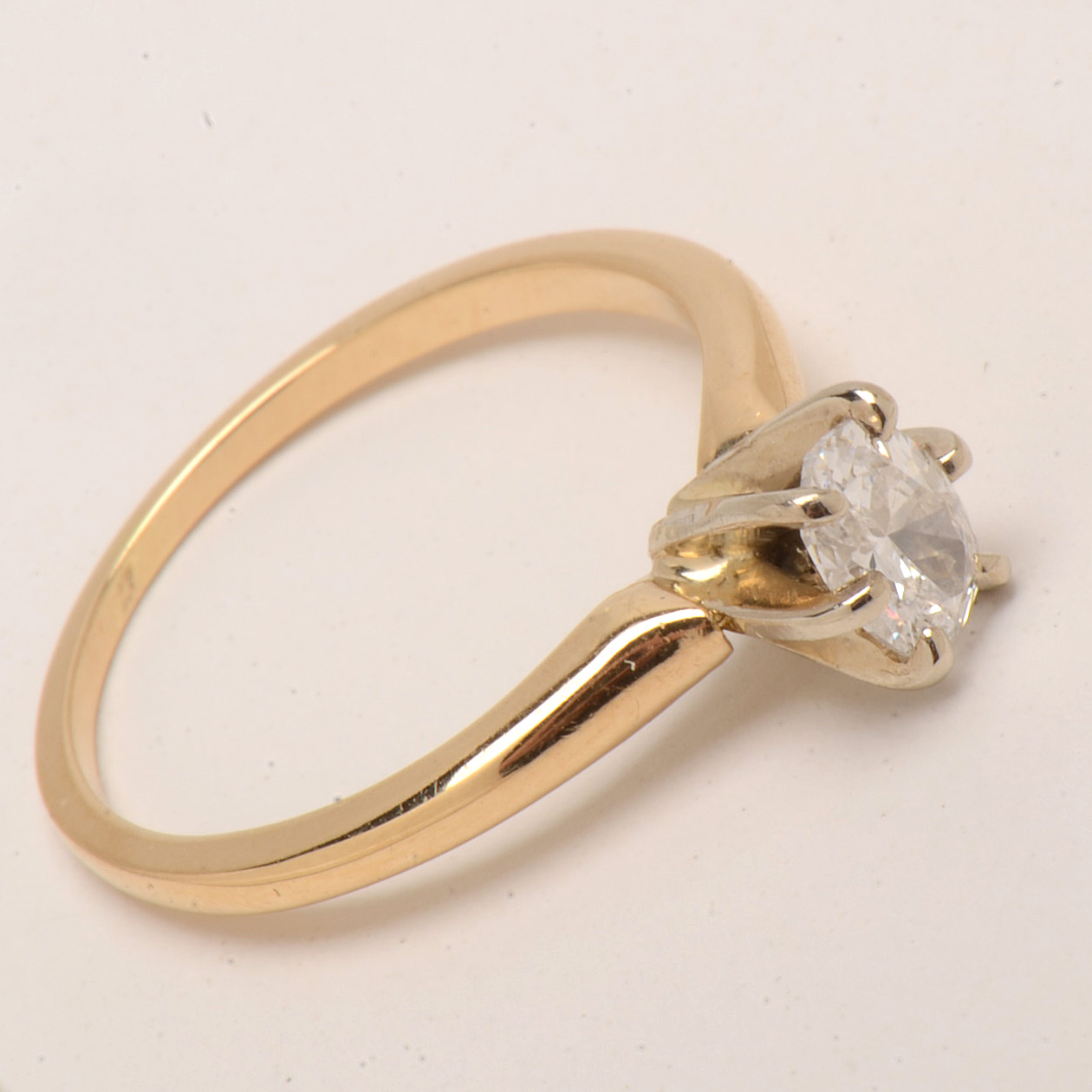 18K Yellow Gold Solitaire Oval-Cut Diamond Ring