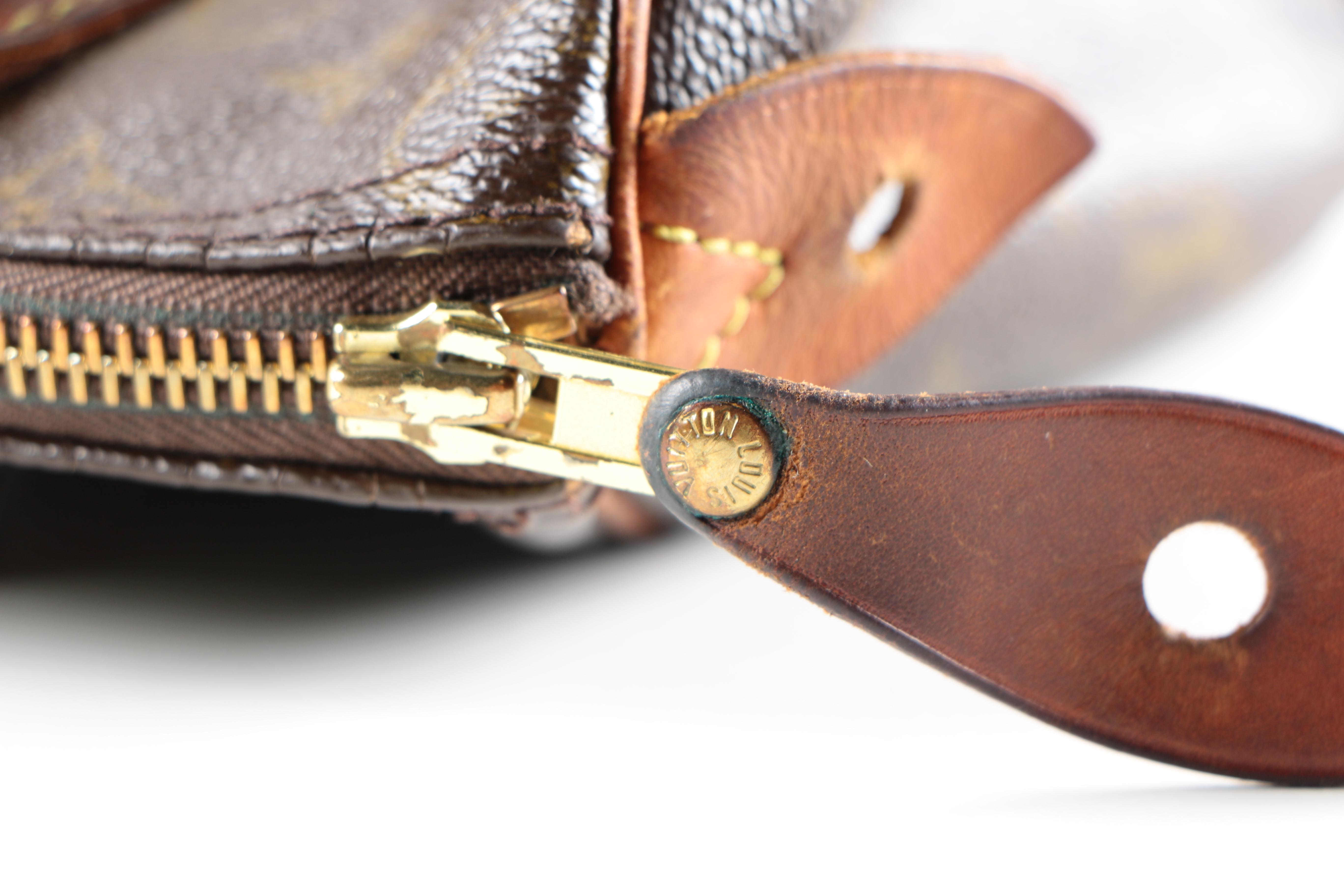 Louis Vuitton Monogram Speedy 25 Bag