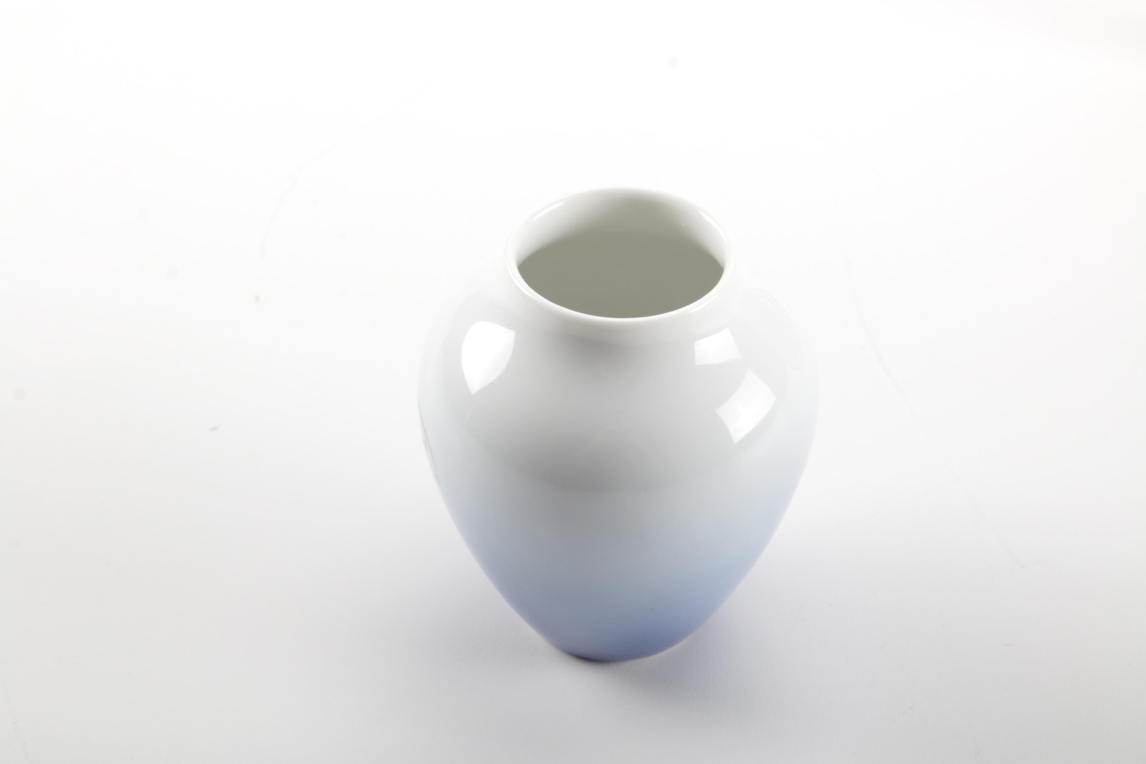 Porcelain Decor Including an Antique Meissen Plate