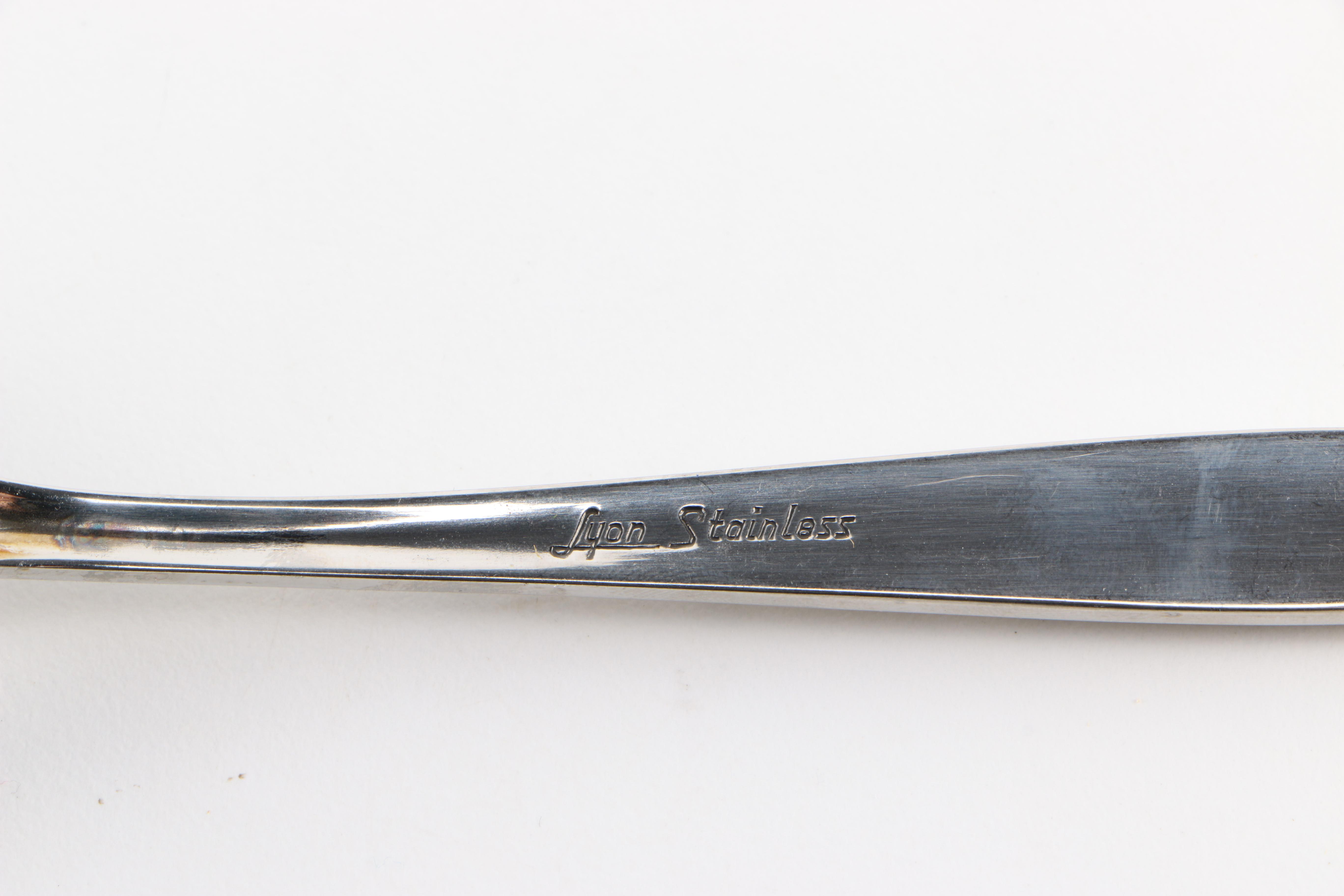 Lyon Stainless "Cortez" Flatware Set