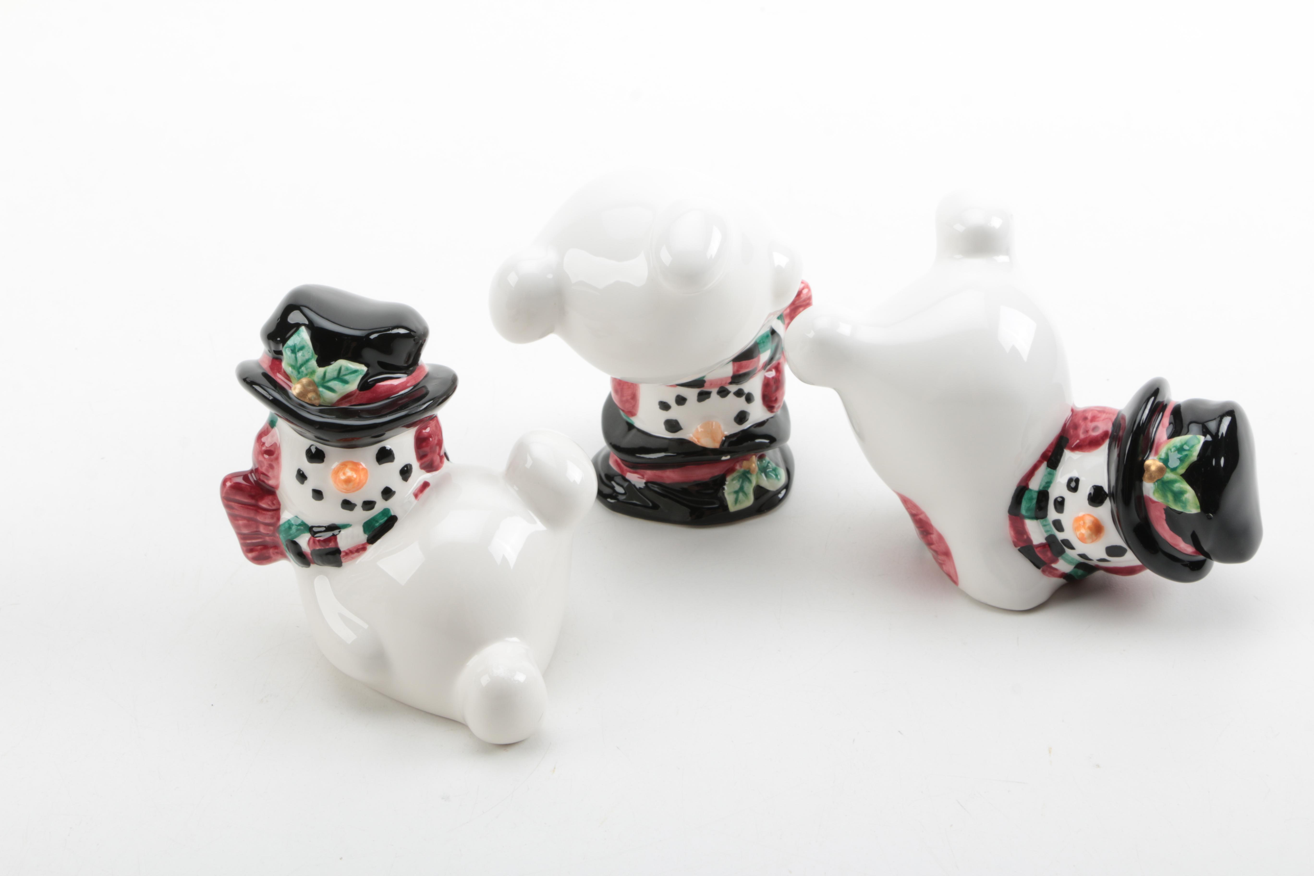 Fitz and Floyd Snowmen With Present Style Salt and Pepper Shakers