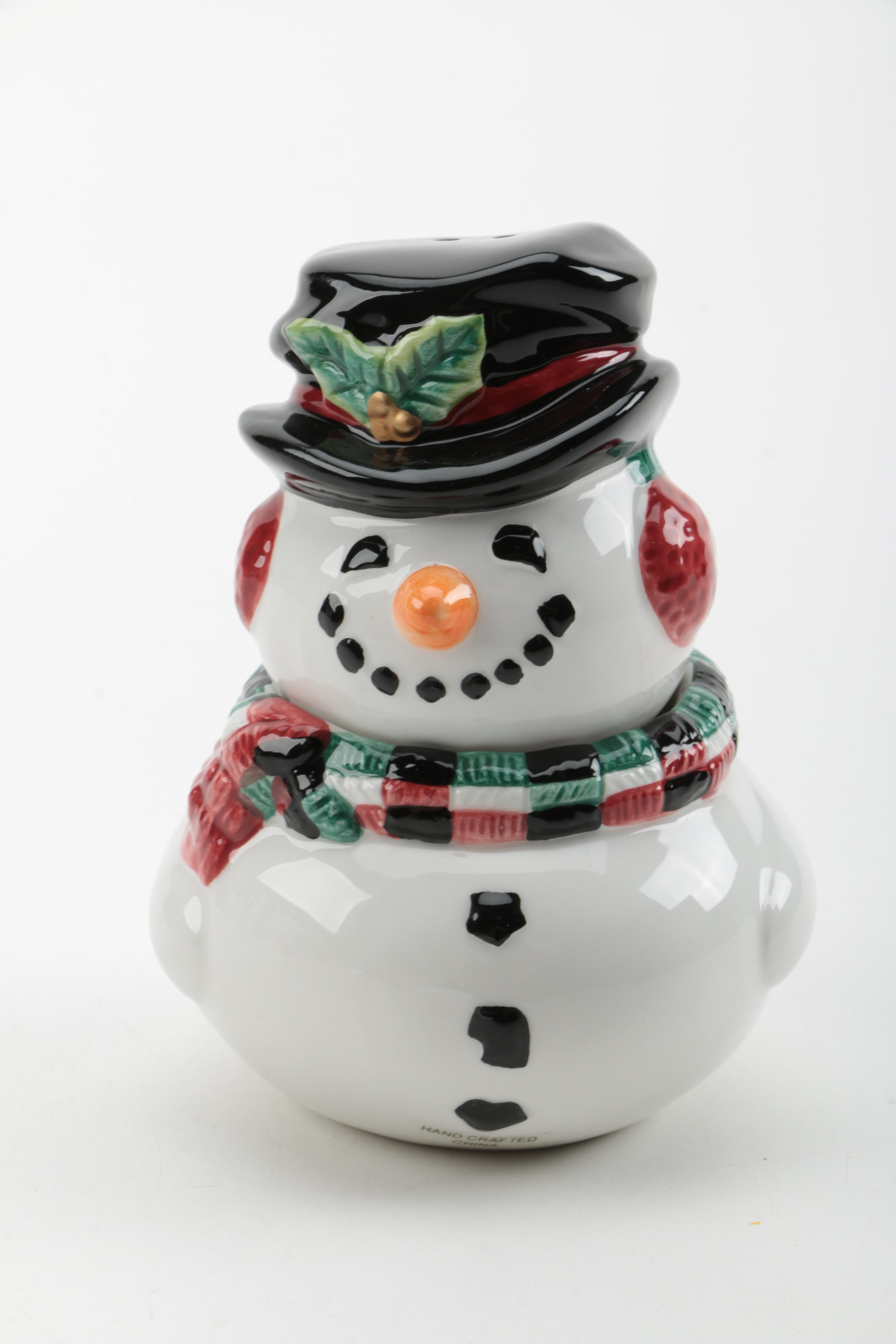Fitz and Floyd Snowmen With Present Style Salt and Pepper Shakers