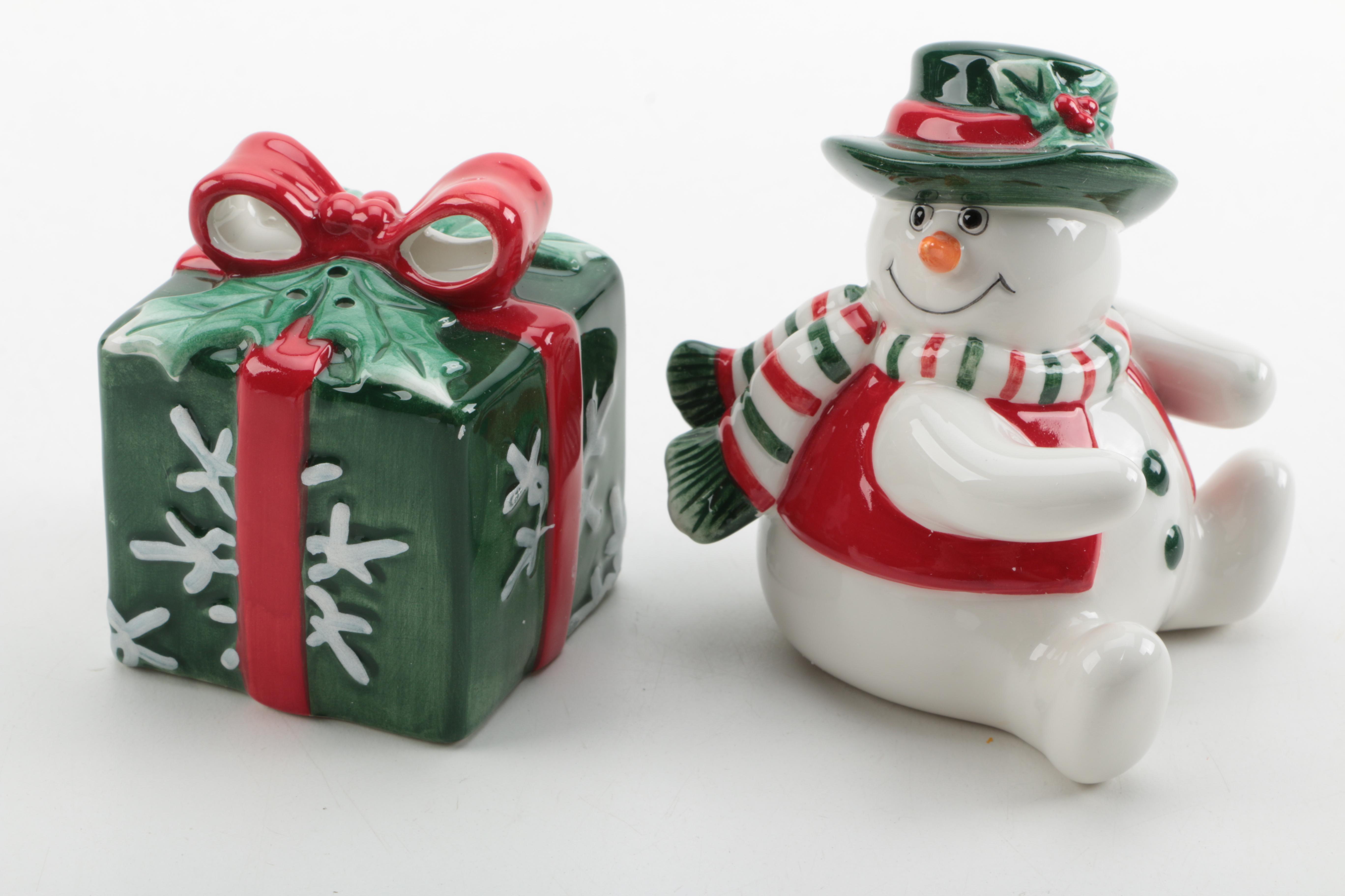 Fitz and Floyd Snowmen With Present Style Salt and Pepper Shakers