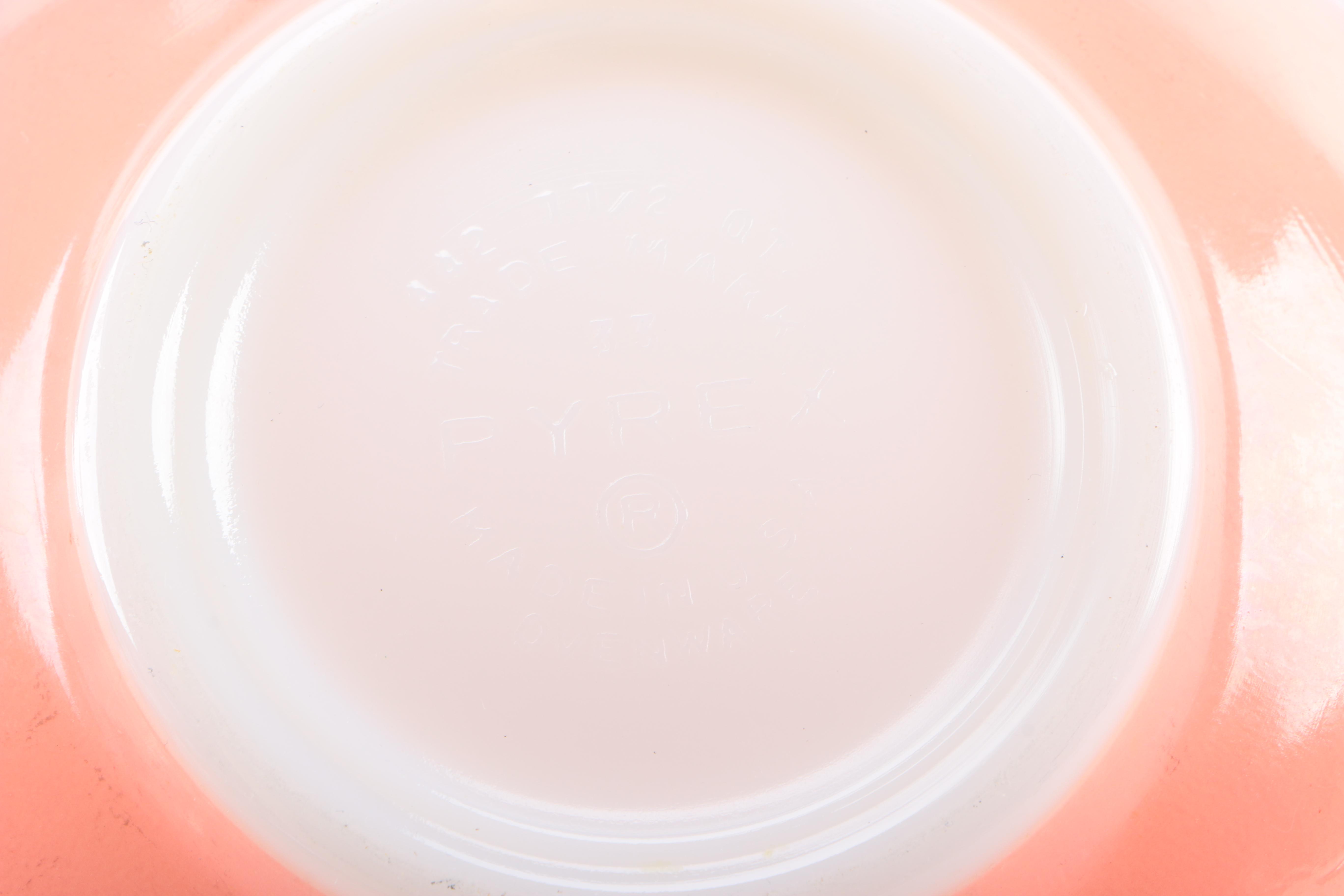 Assortment of Vintage Kitchenware, Including Pyrex