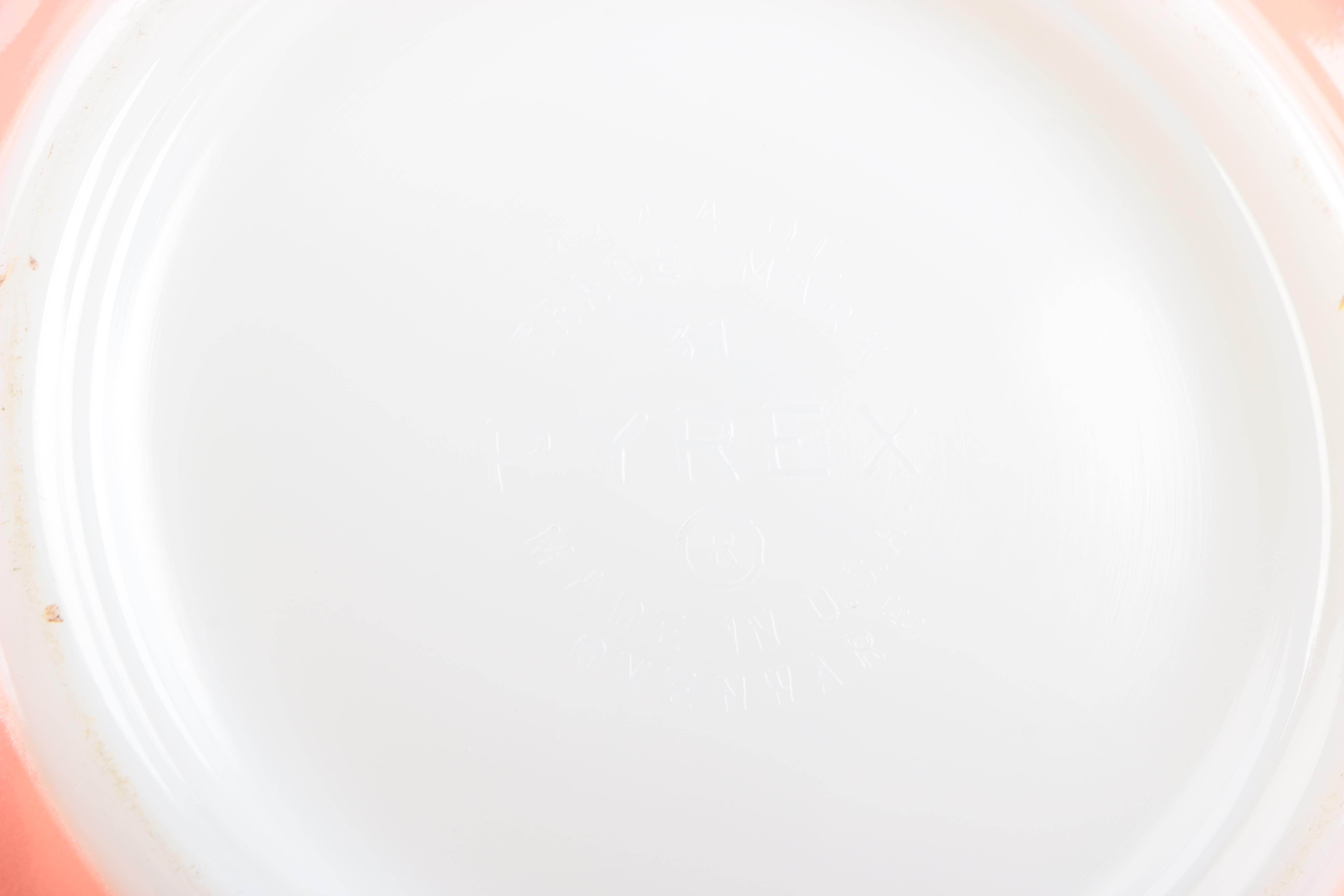 Assortment of Vintage Kitchenware, Including Pyrex