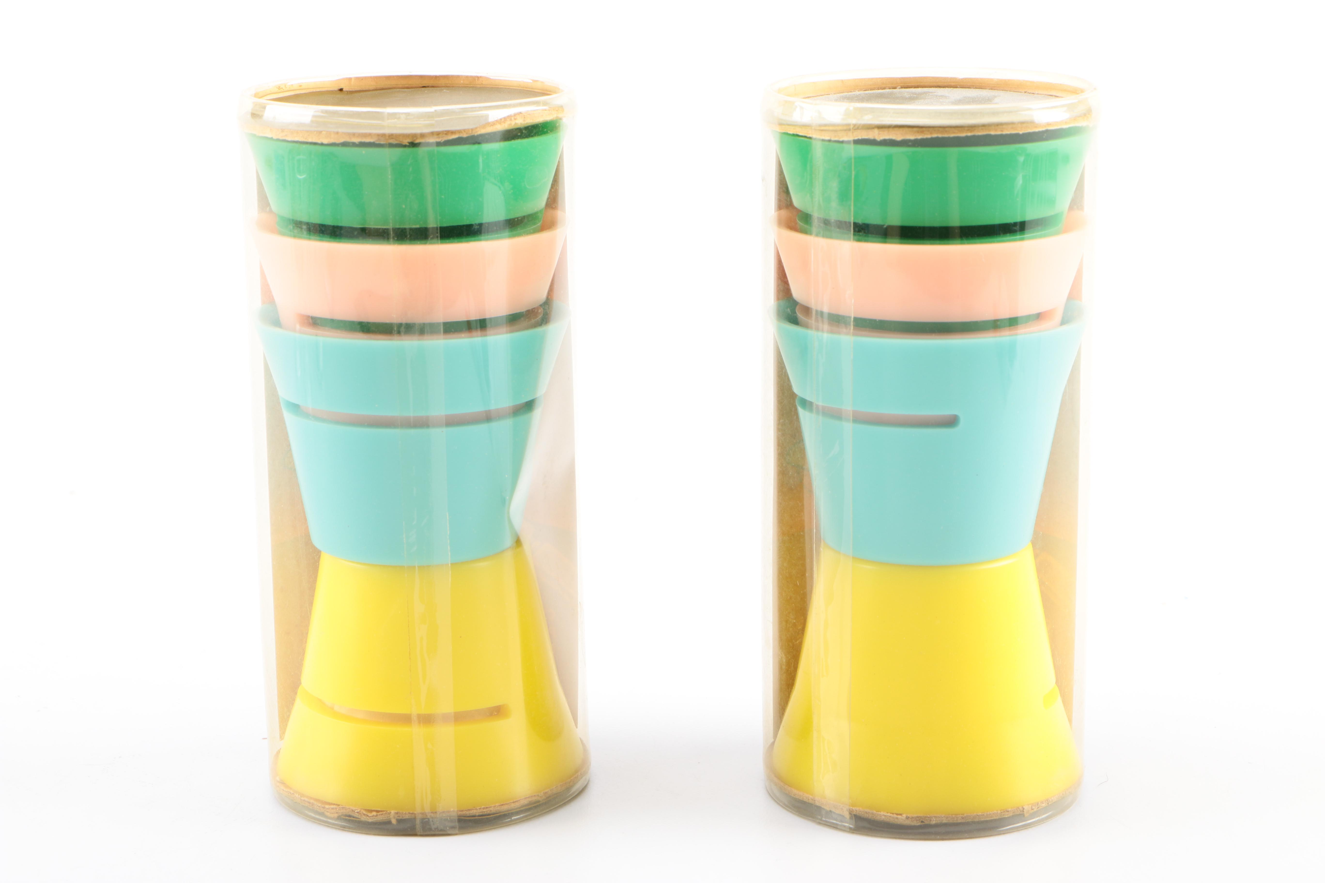 Assortment of Vintage Kitchenware, Including Pyrex