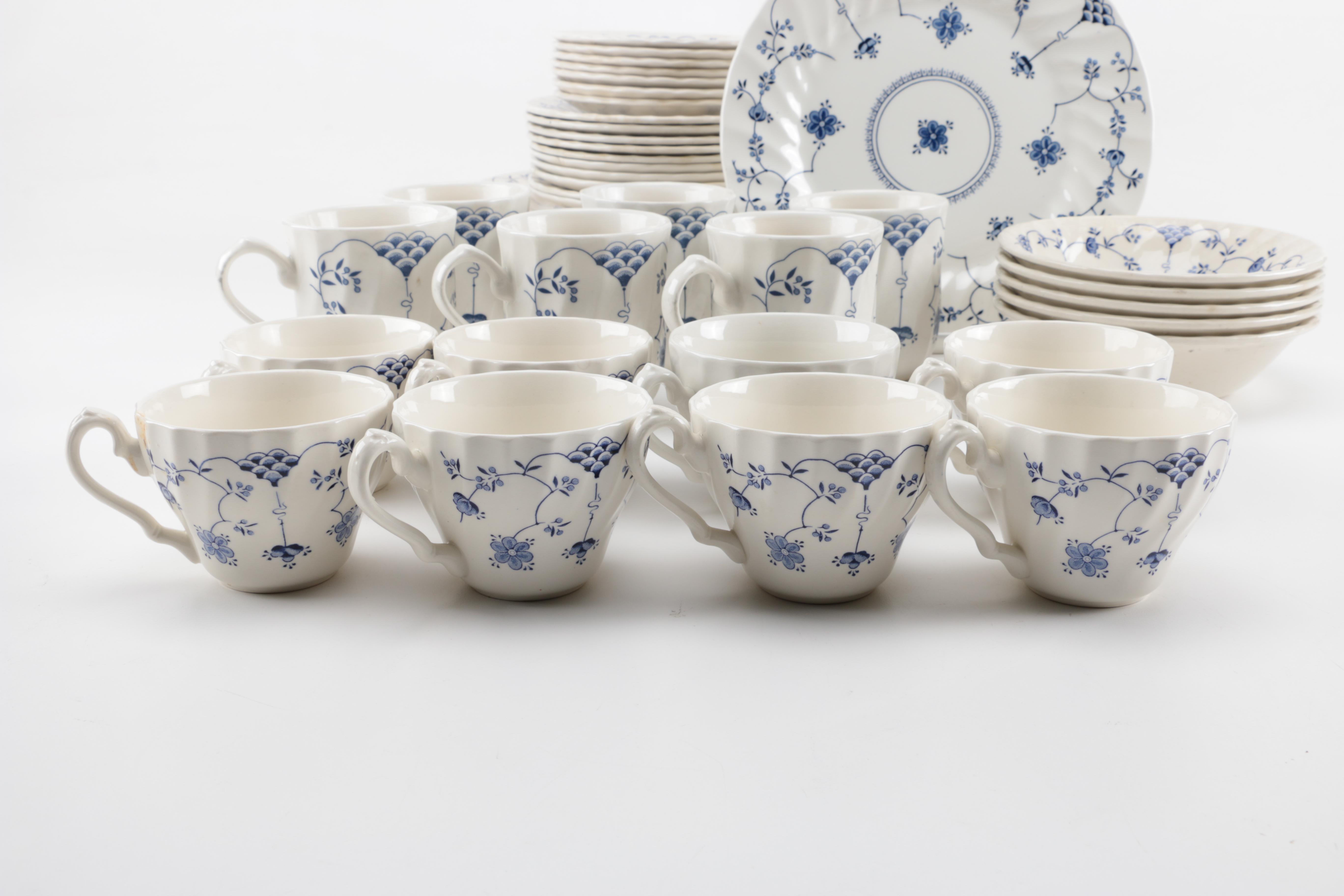 Churchill "Finlandia Swirl" Dinner  Service