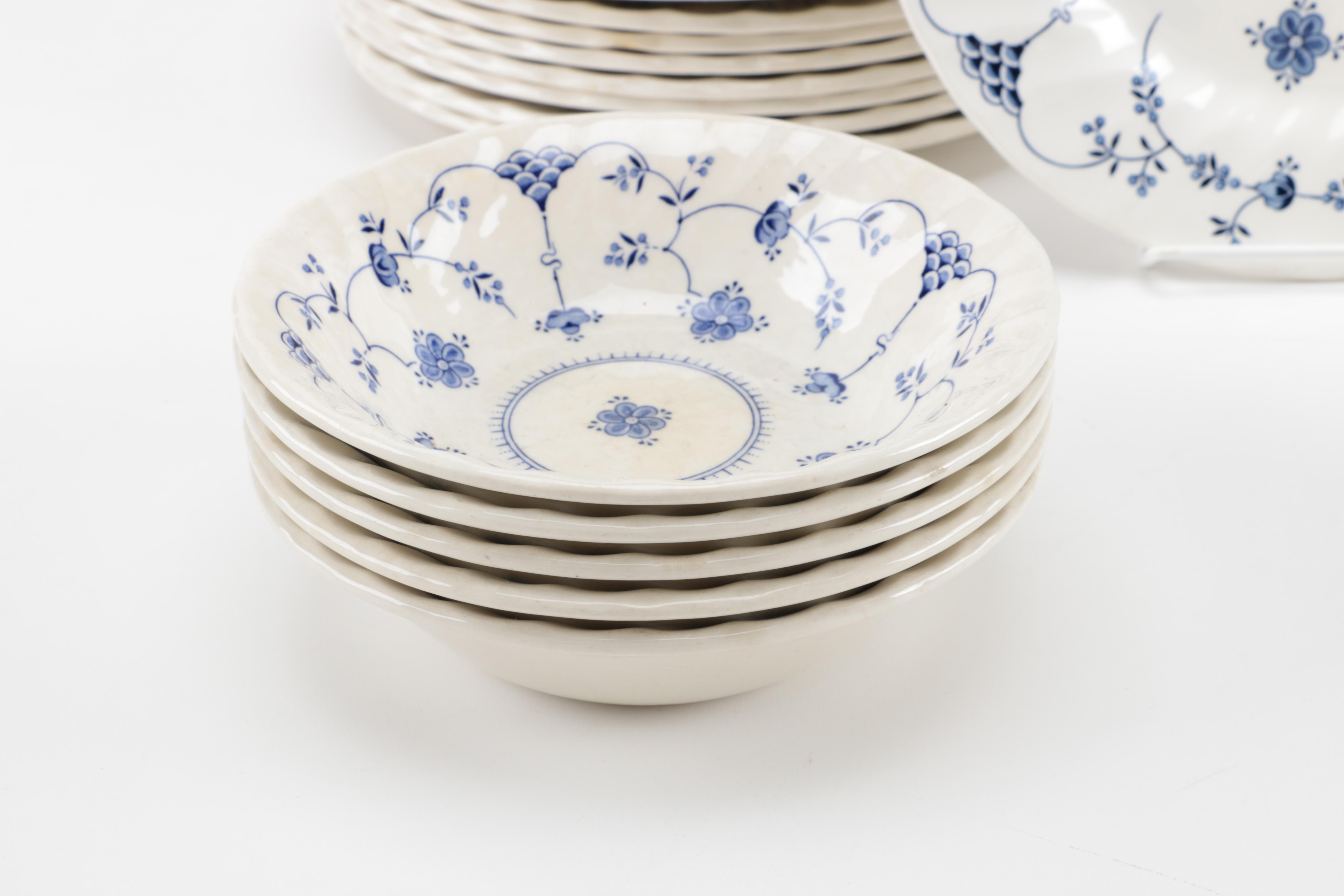 Churchill "Finlandia Swirl" Dinner  Service