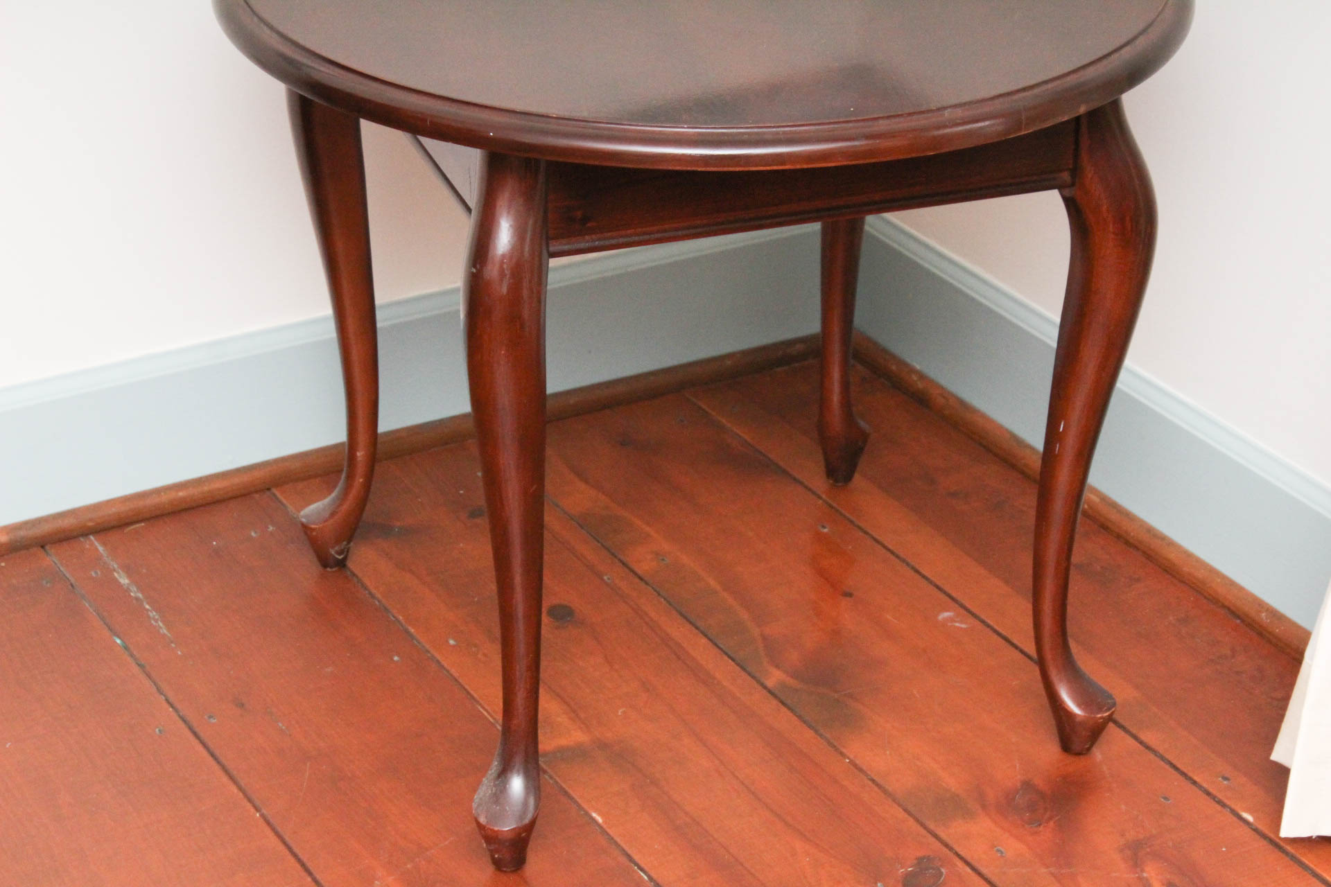 Queen Anne Accent Table