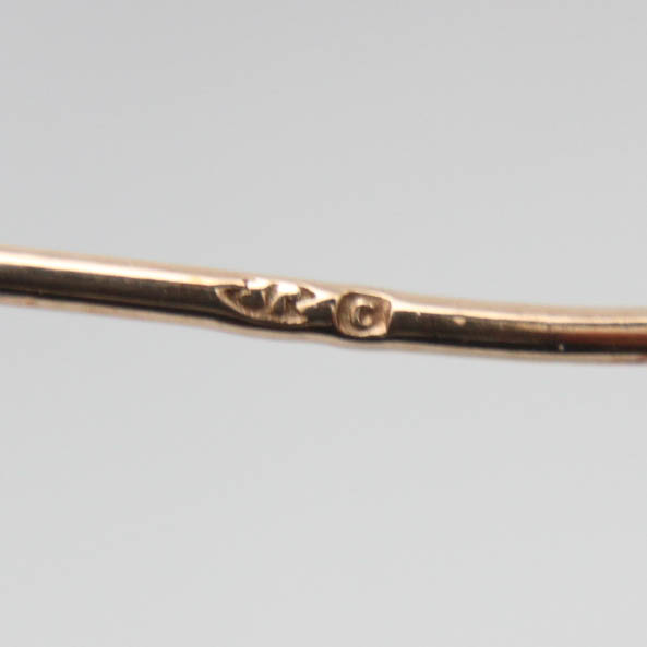 Vintage 14K Yellow Gold Coral Brooch