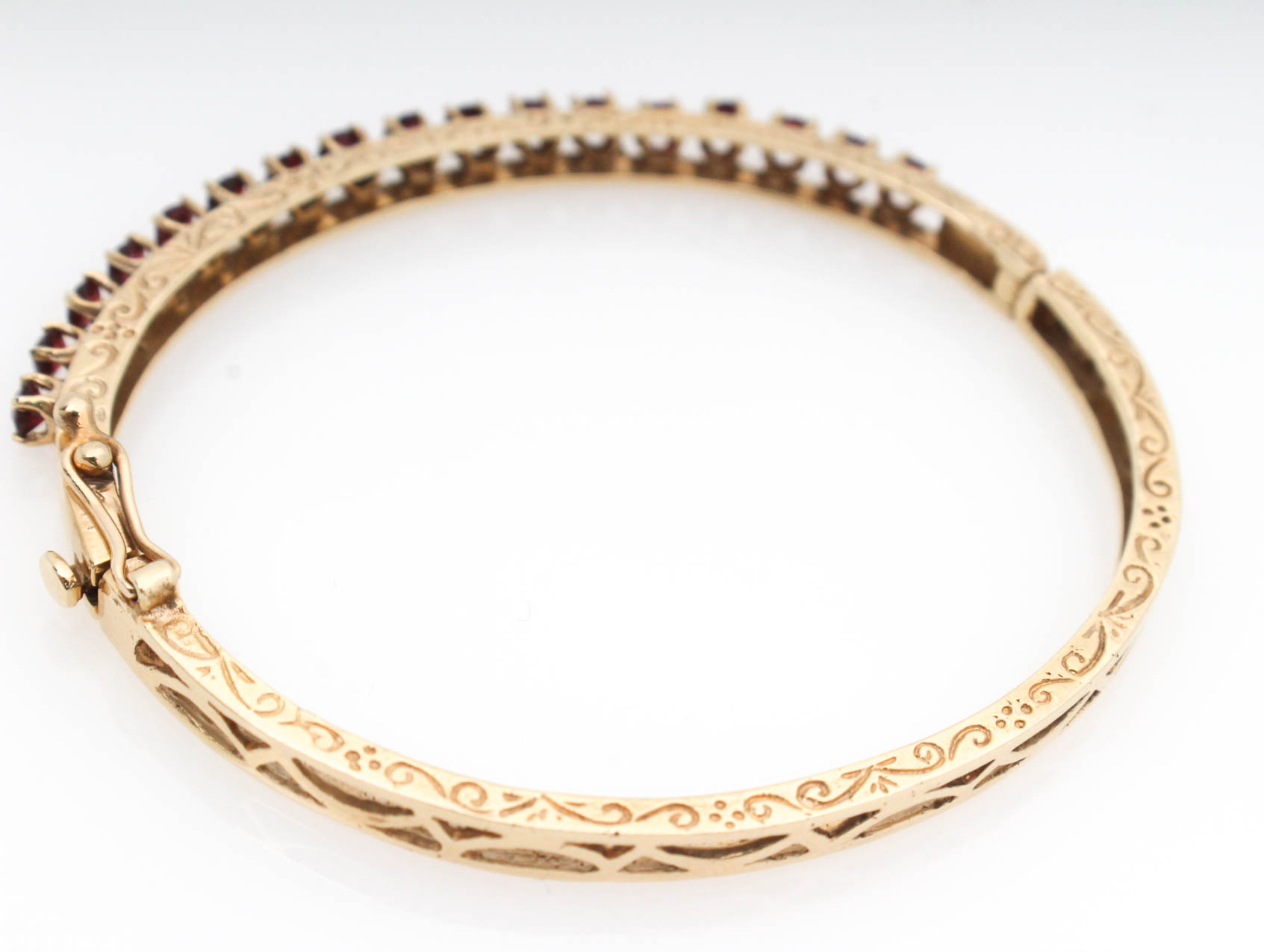 14K Yellow Gold Garnet Bangle