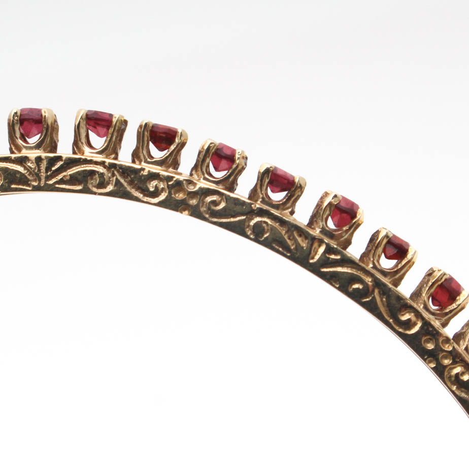 14K Yellow Gold Garnet Bangle