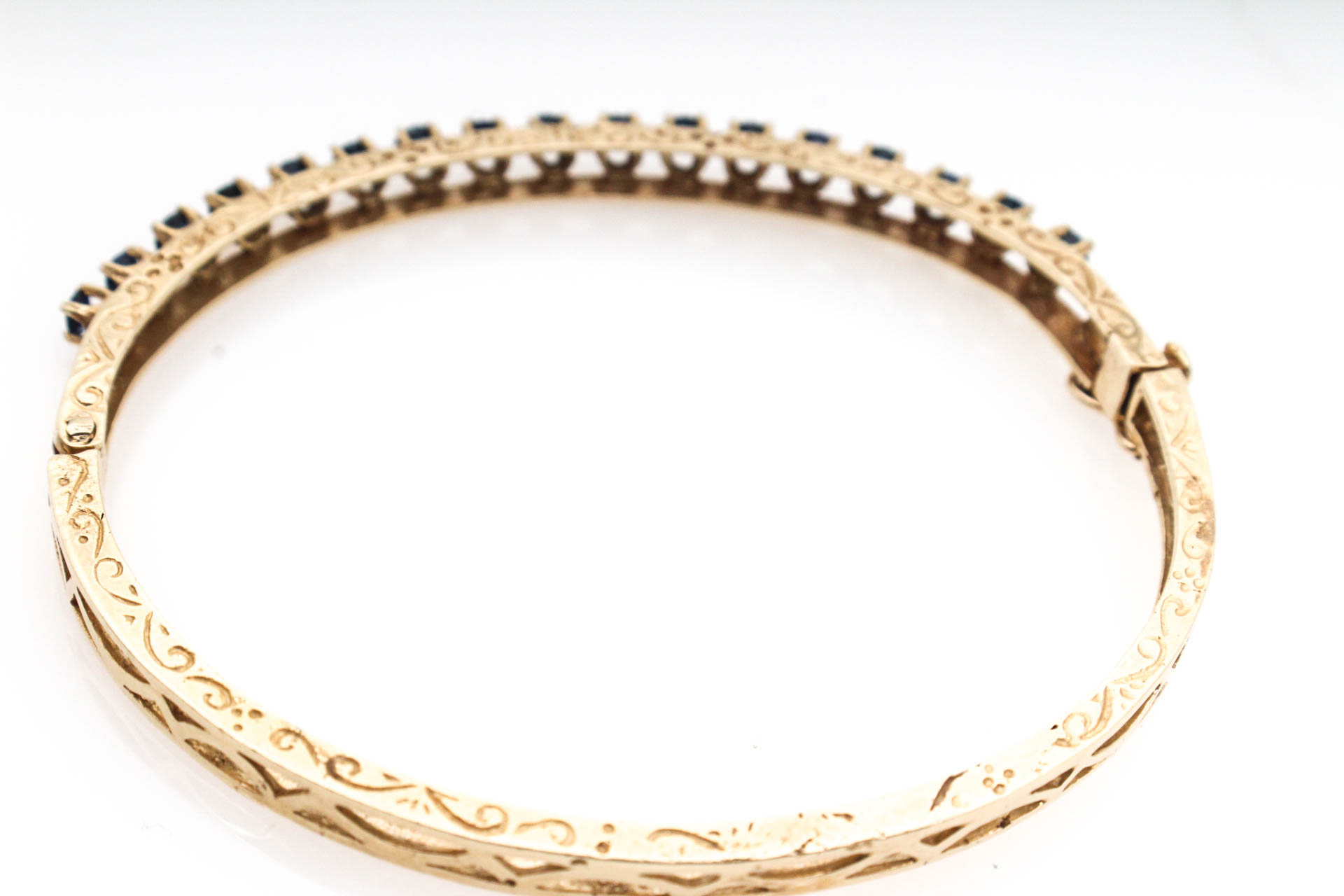14K Yellow Gold Sapphire Bangle