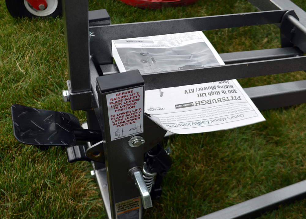 Jazee Country Clipper Estate Mower With Lift