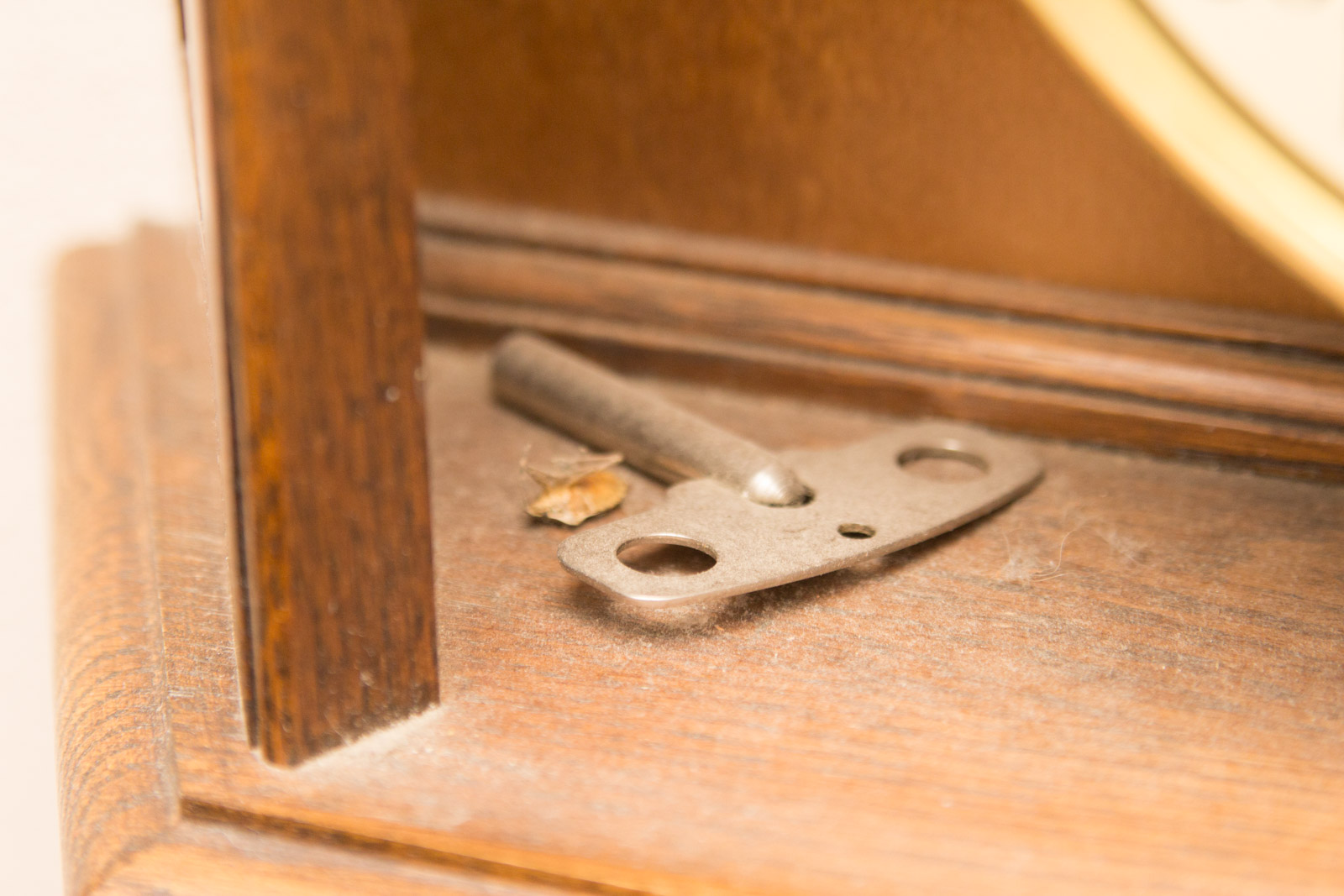 Howard Miller Calendar Wall Clock