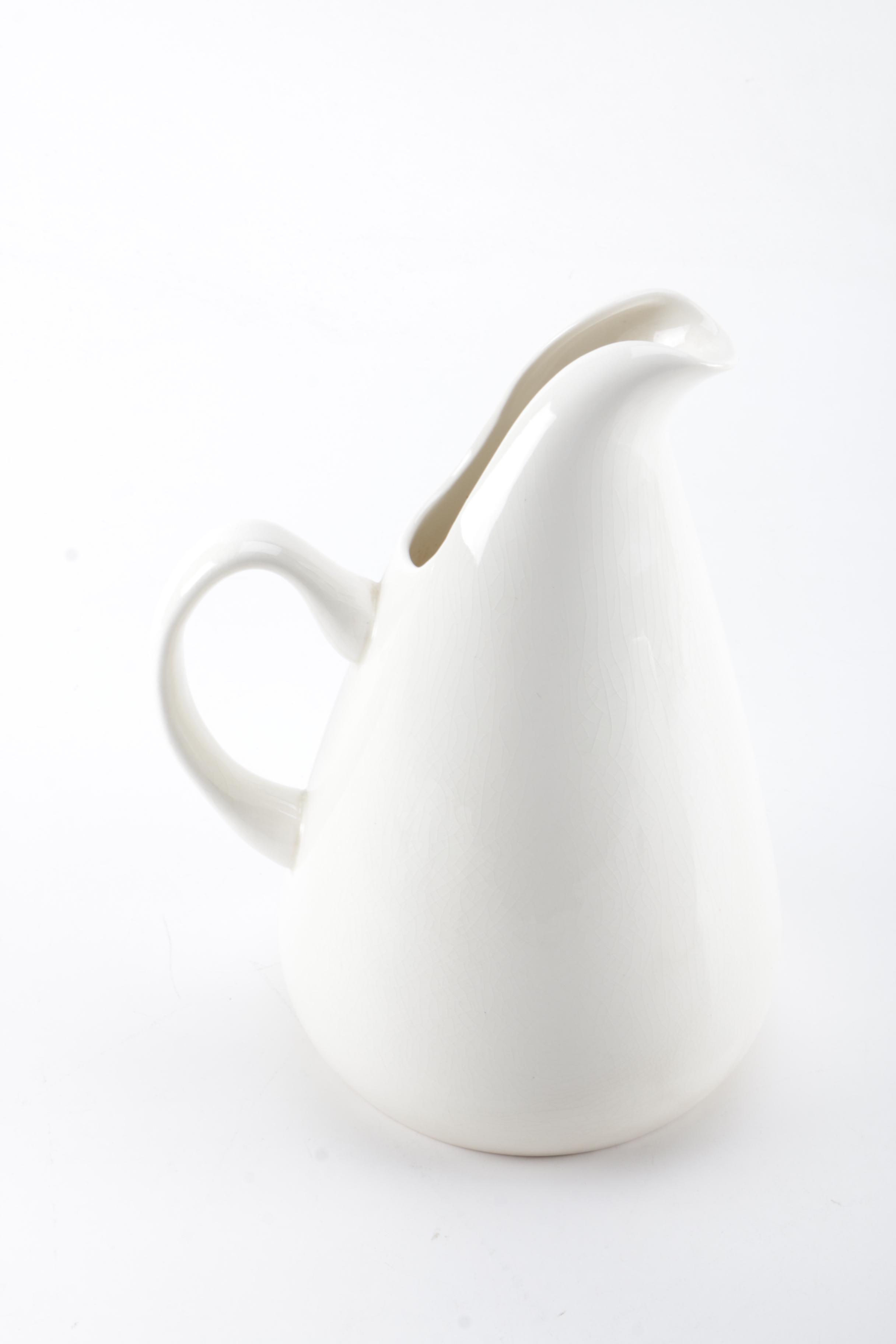 Five Pieces of Vintage Russel Wright Ceramic Dishware