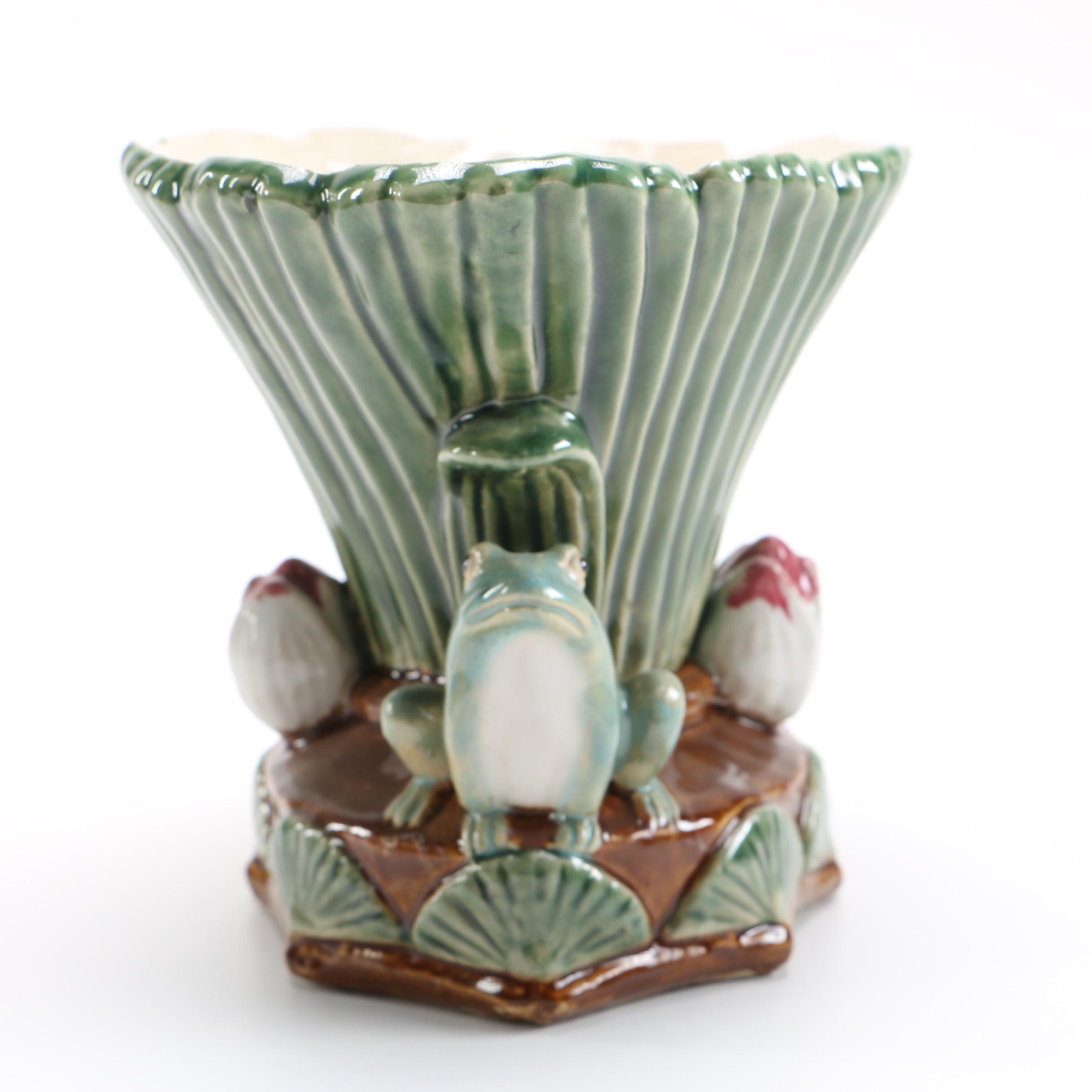 Decorative Ceramic Vase with Frogs