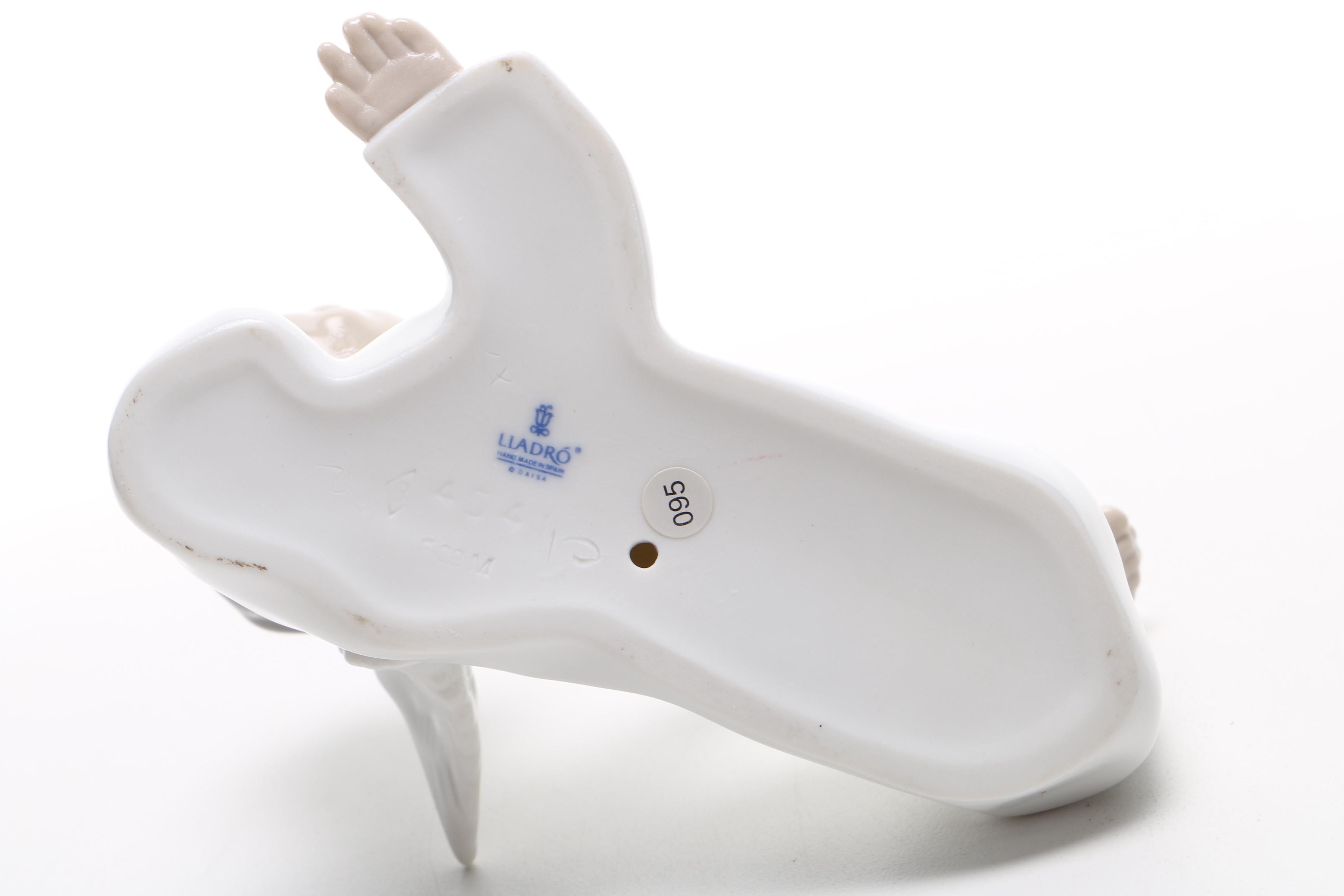 1970 Lladró Porcelain "Angel Laying Down" Figurine