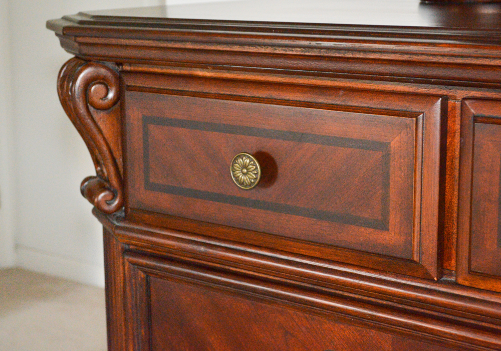 Broyhill "Corbella" Horizontal Chest of Drawers With Mirror