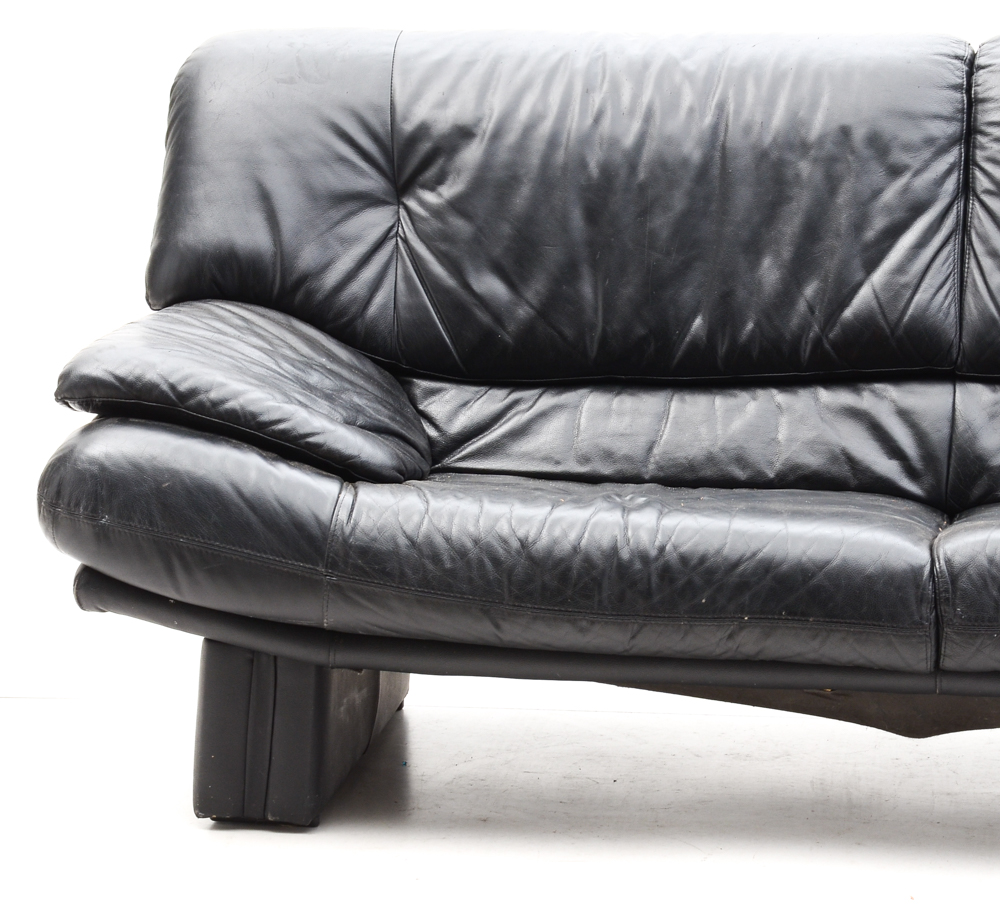 Black Leather Italian Style Modern Sofa