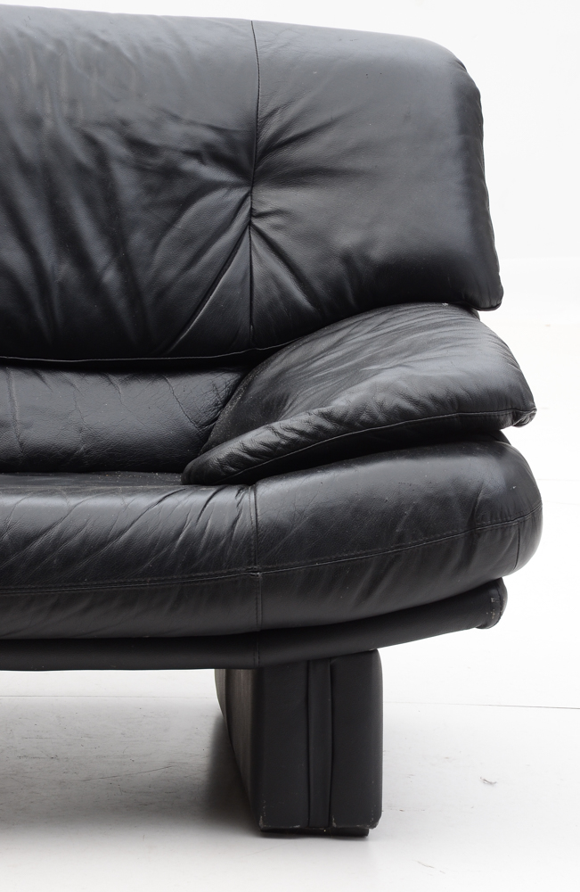 Black Leather Italian Style Modern Sofa