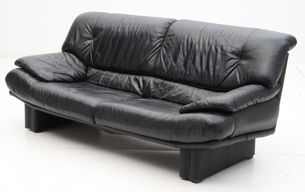 Black Leather Italian Style Modern Sofa