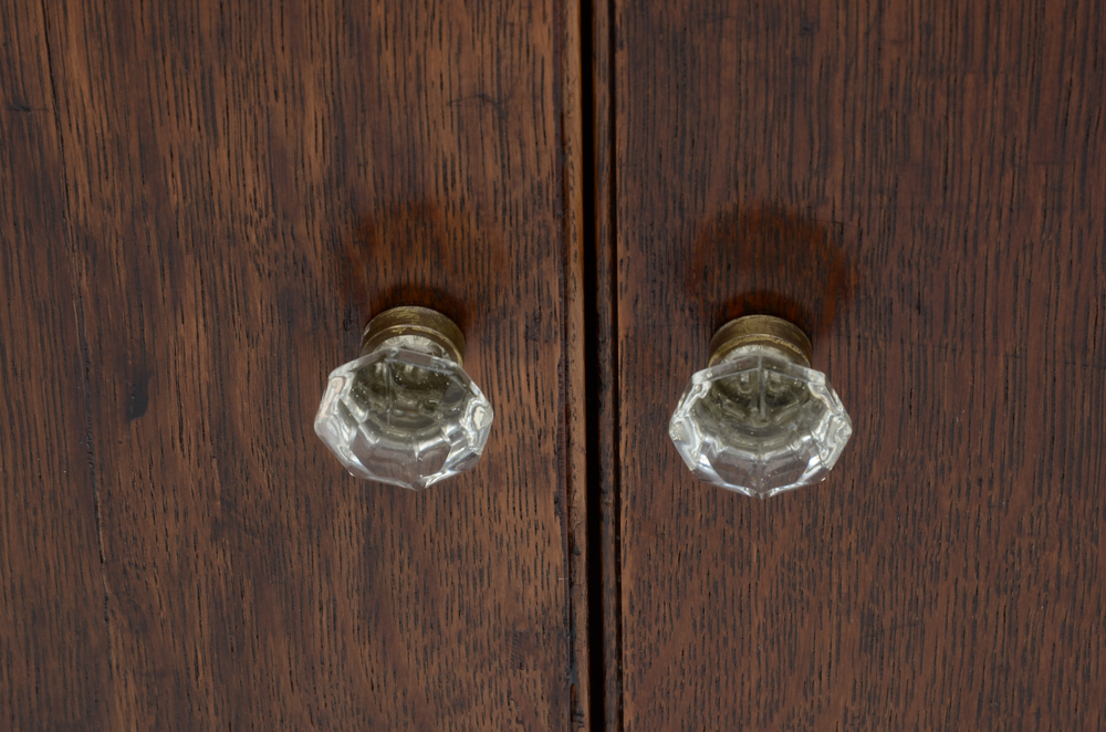 Brunswick Model 210 Oak Phonograph with Records