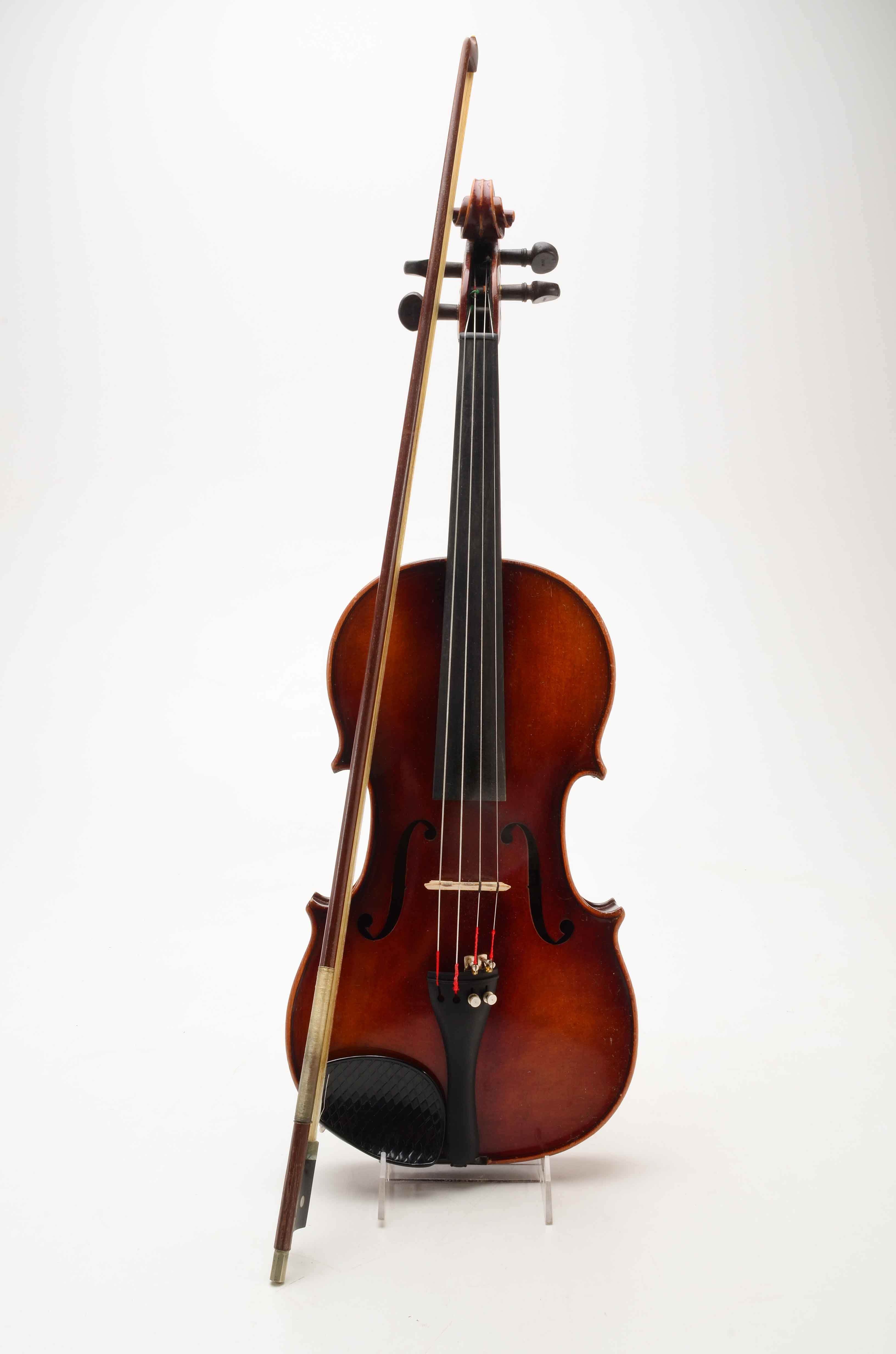 Vintage E.R. Pfretzschner Stradivarius Copy Violin with Case