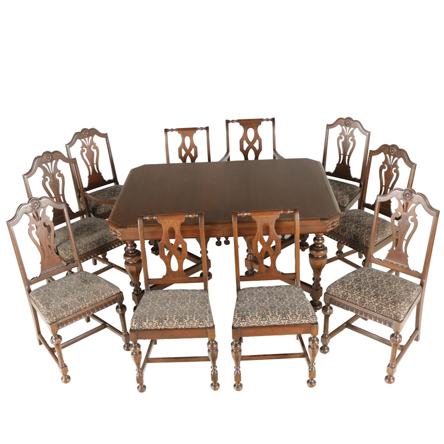 Circa 1920s H. P. Co. William and Mary Style Dining Table and Chairs