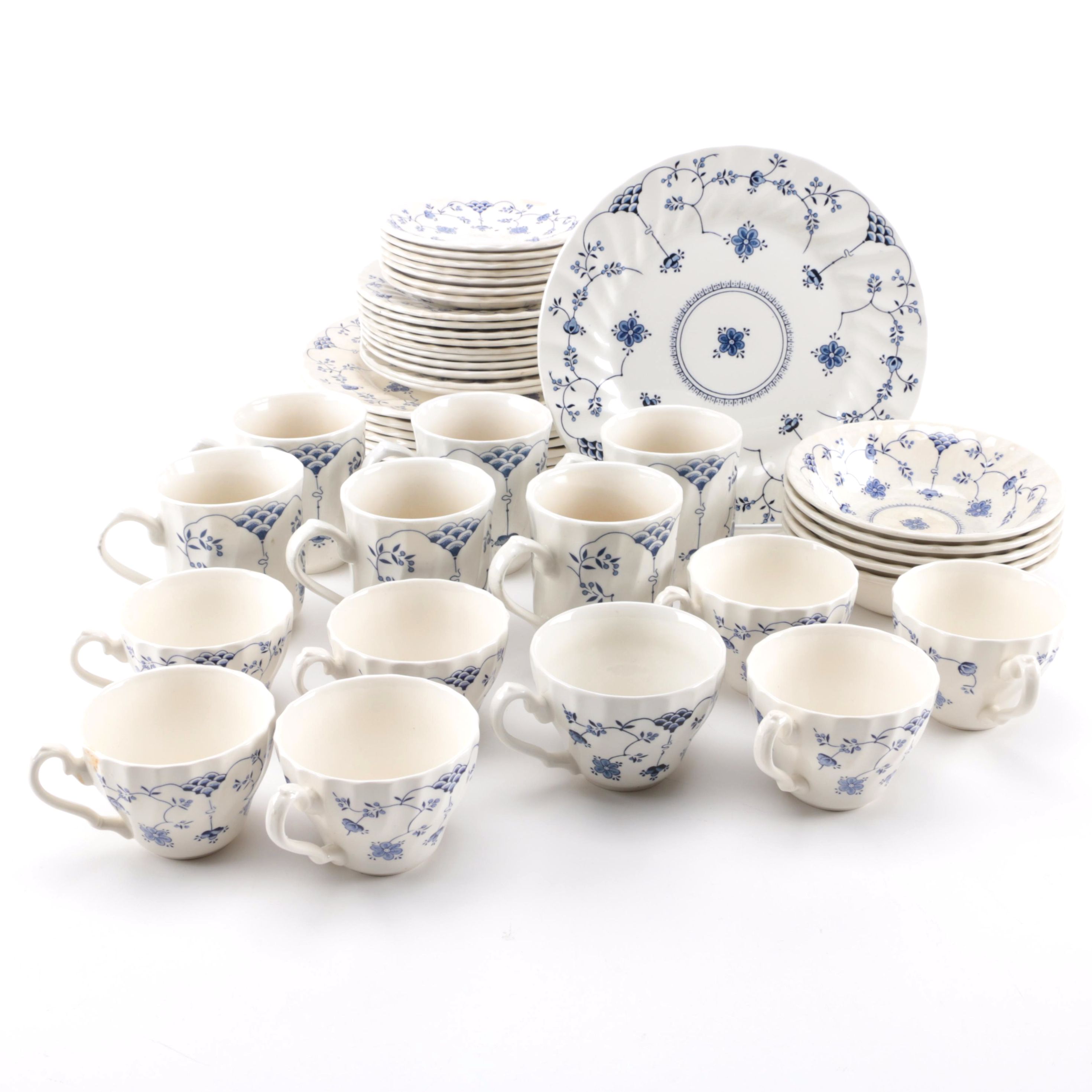 Churchill "Finlandia Swirl" Dinner  Service