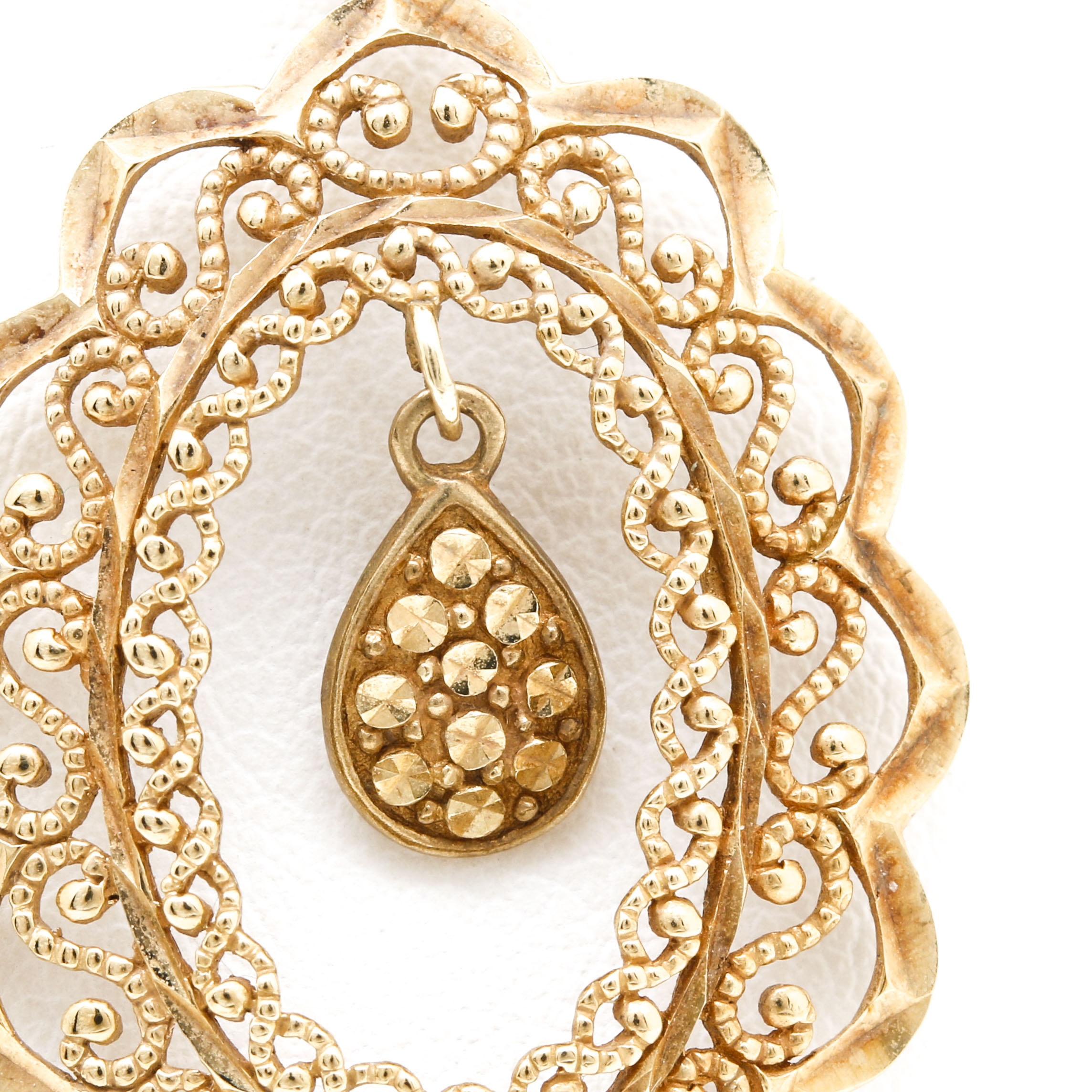 10K Yellow Gold Pendant on a Rope Chain Necklace