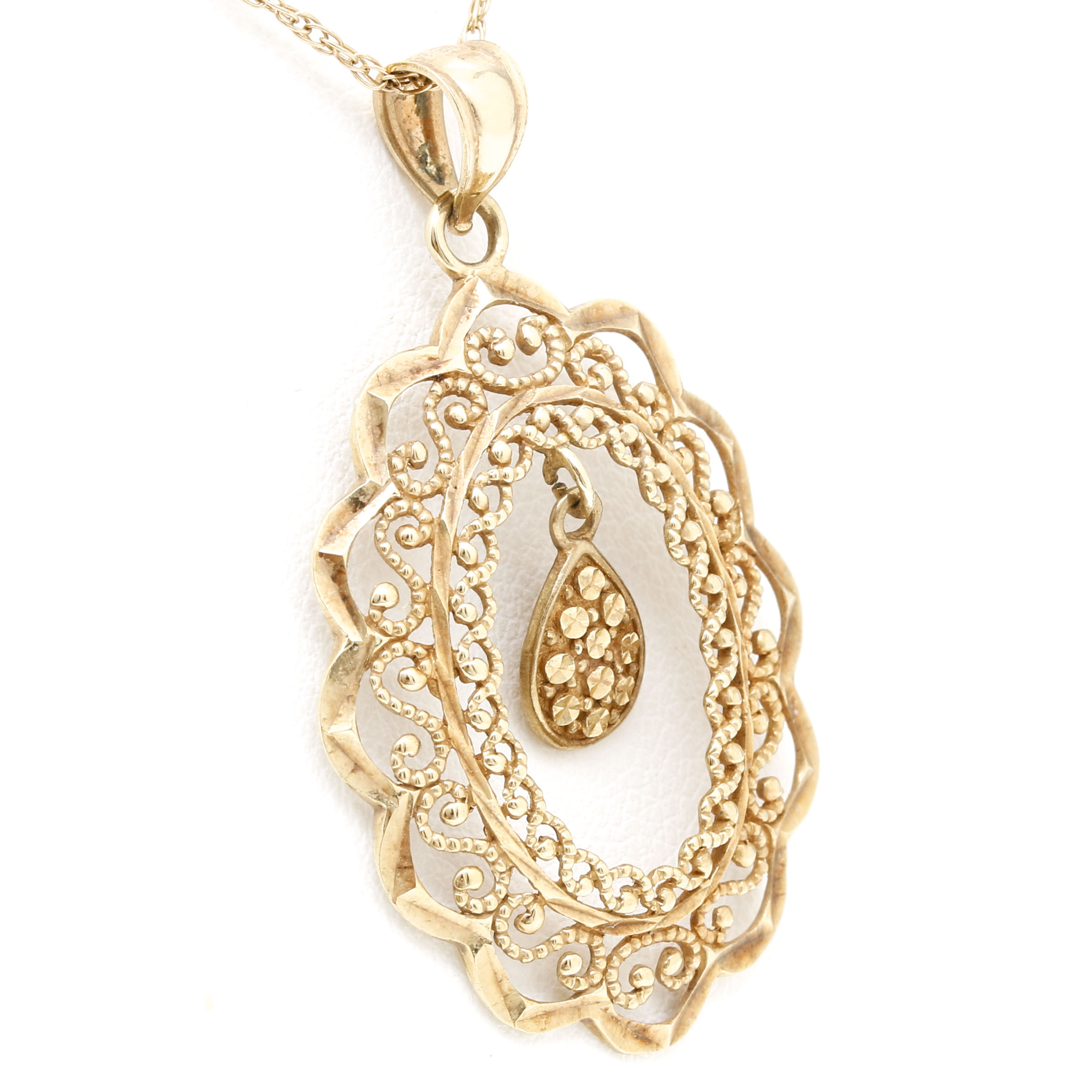 10K Yellow Gold Pendant on a Rope Chain Necklace