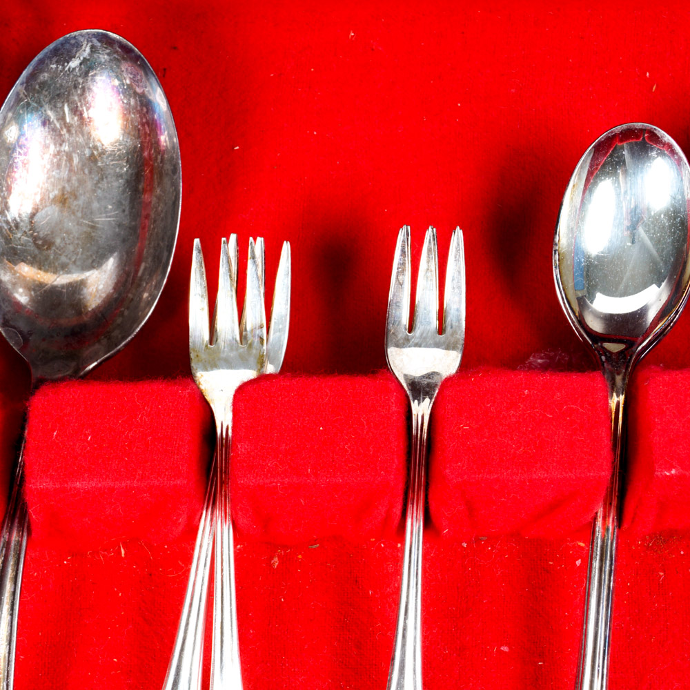 "Rogers Bros. International Silver" Silver Plated Flatware Set with Storage Chest