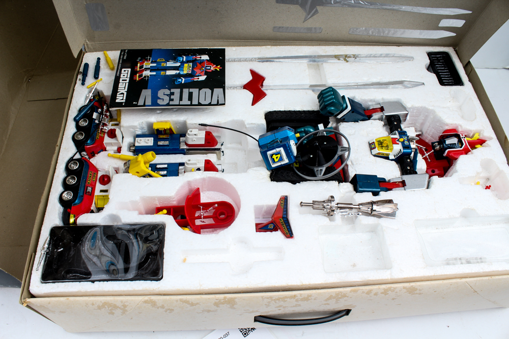 Vintage Godaikin Voltes V Die-Cast Toy Robot