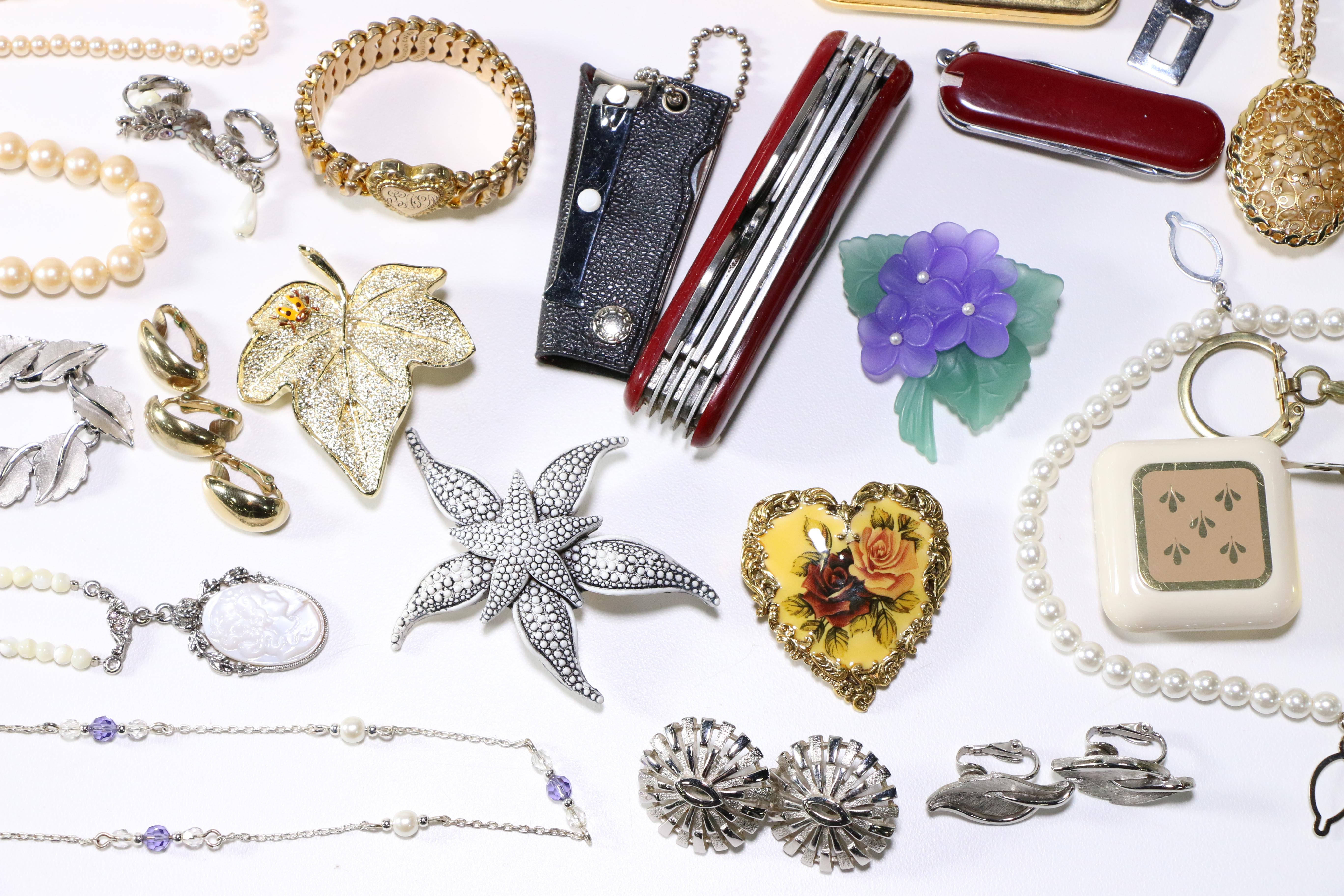 Collection of Vintage Jewelry Including Lisner and Trifari