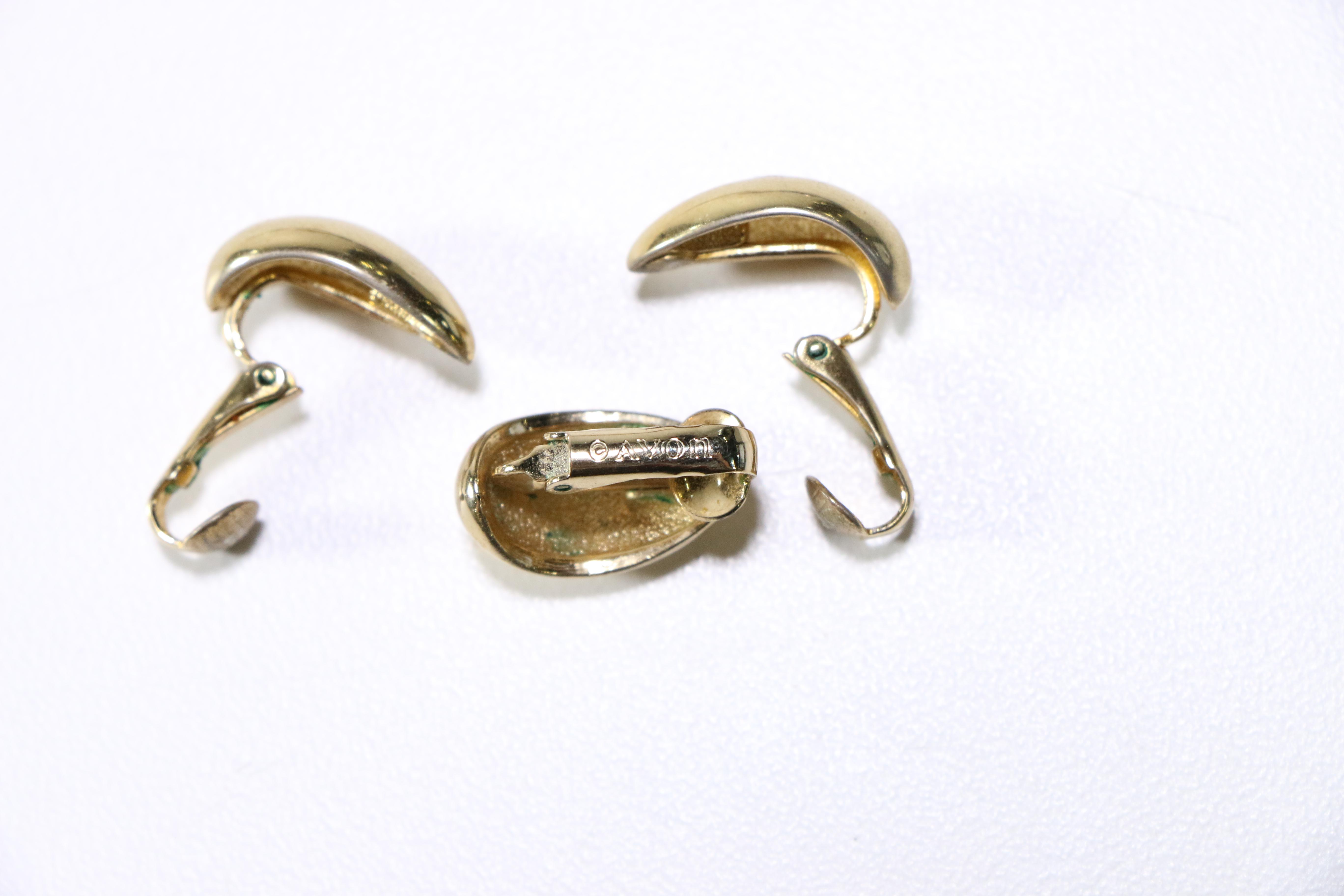 Collection of Vintage Jewelry Including Lisner and Trifari