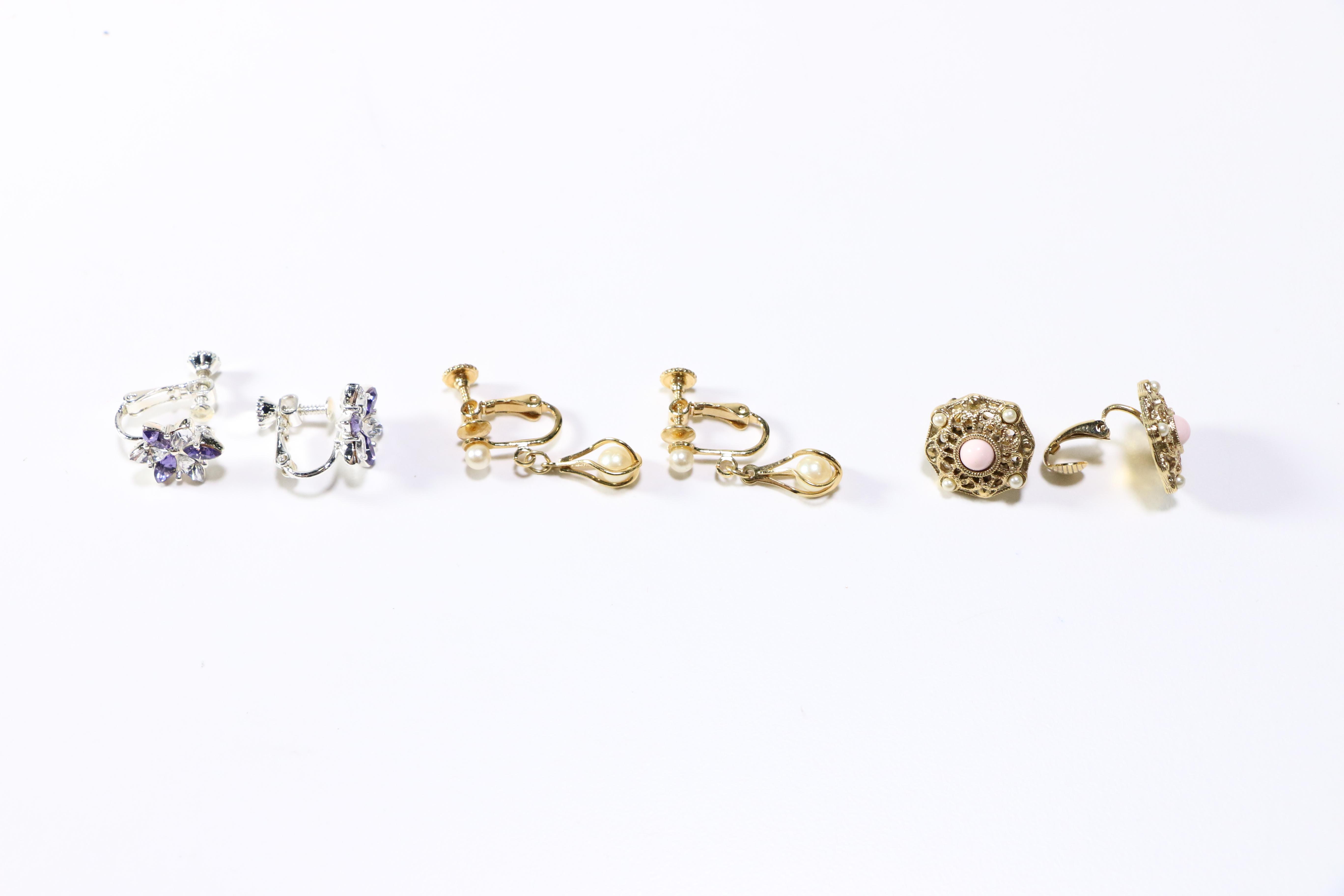 Collection of Vintage Jewelry Including Lisner and Trifari