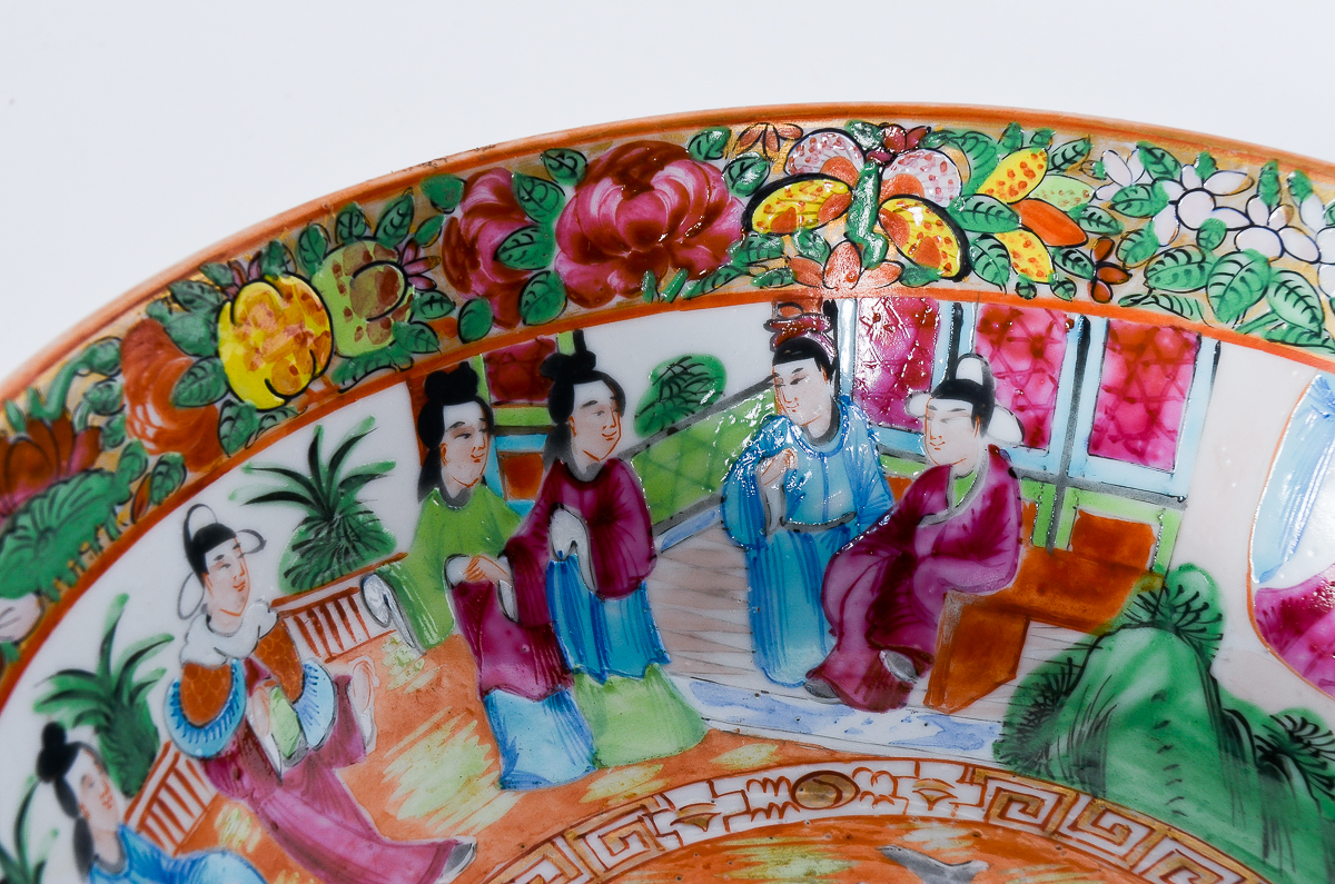 Chinese Rose Medallion Porcelain Bowl