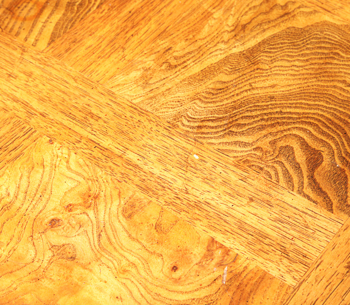 Drexel Heritage Vintage Dining Table With Leaf Inserts and Chairs