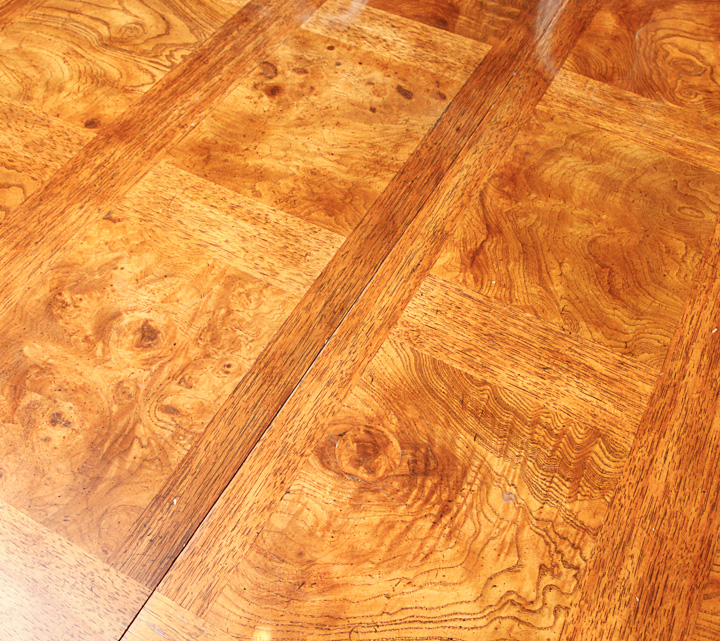 Drexel Heritage Vintage Dining Table With Leaf Inserts and Chairs