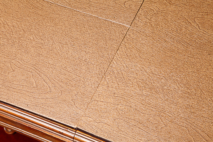 Drexel Heritage Vintage Dining Table With Leaf Inserts and Chairs