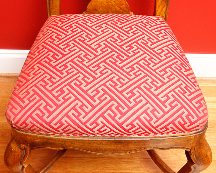 Drexel Heritage Vintage Dining Table With Leaf Inserts and Chairs