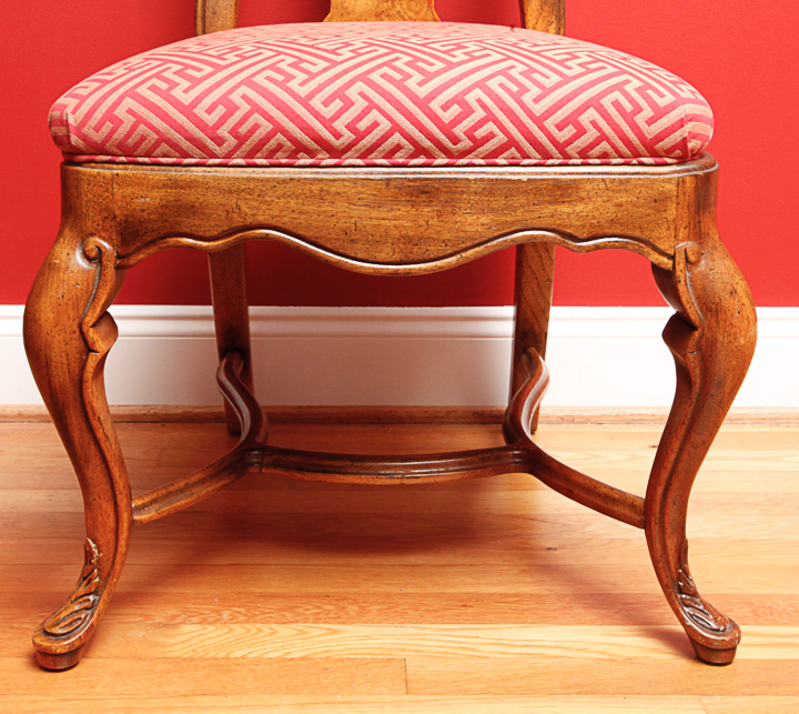 Drexel Heritage Vintage Dining Table With Leaf Inserts and Chairs