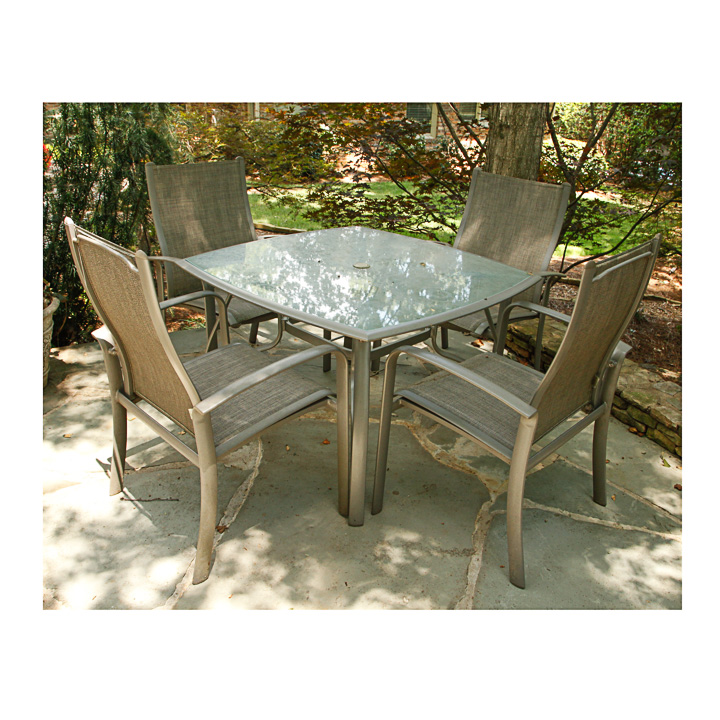 Metal Frame Patio Table and Chairs