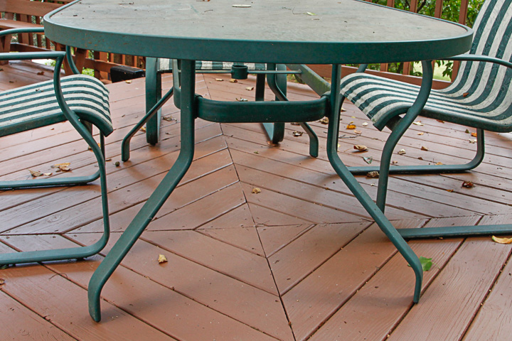 Metal Frame Patio Table and Chairs