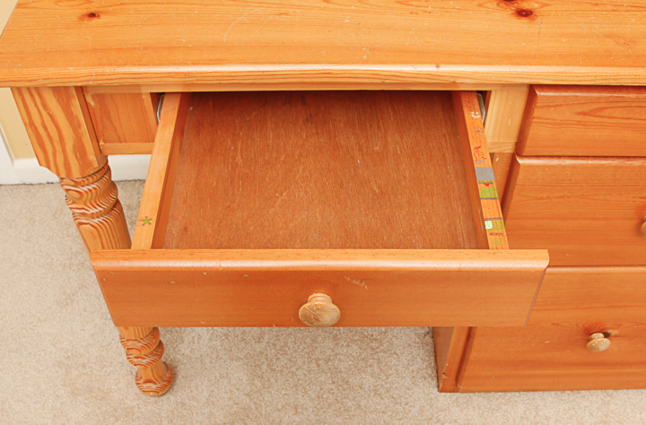 Pine Desk with Hutch
