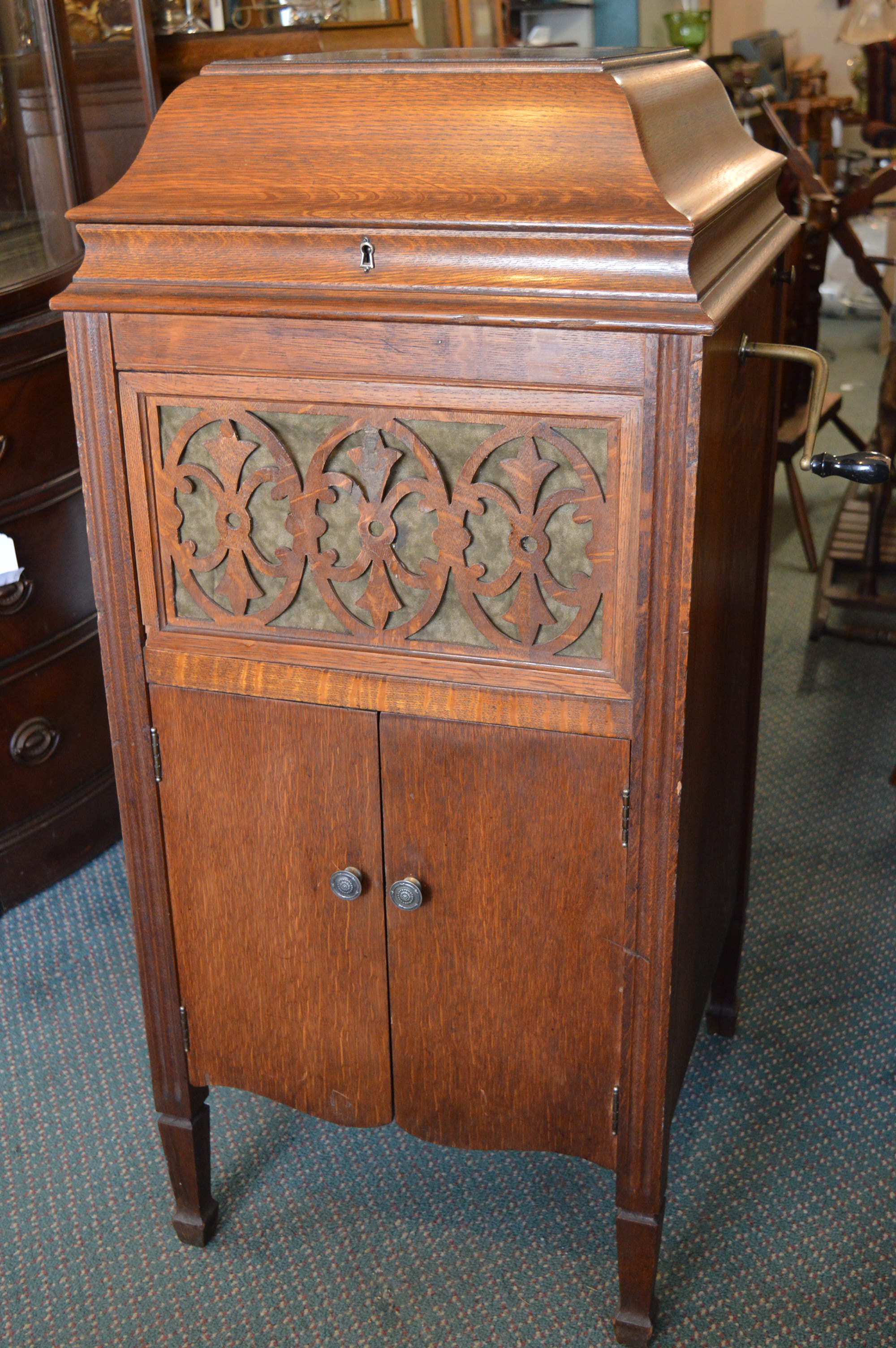 Vintage Silvertone Victrola