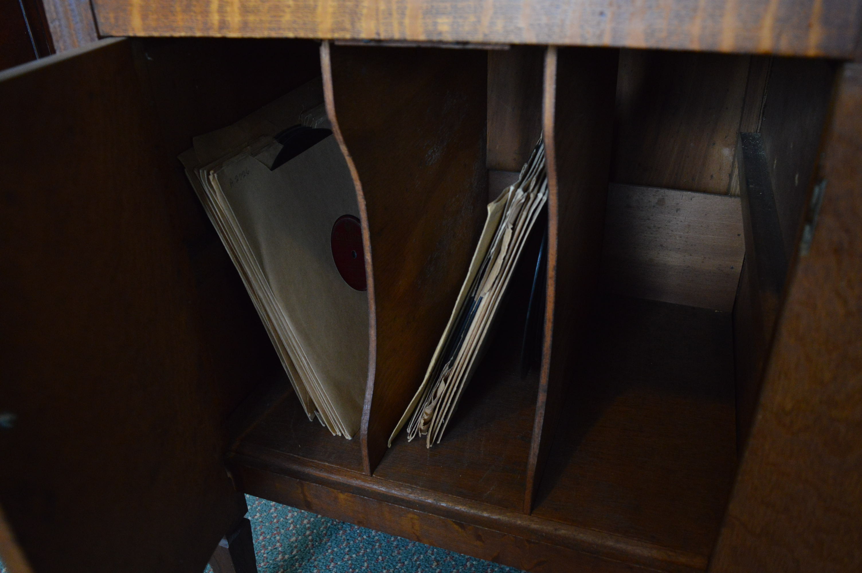 Vintage Silvertone Victrola