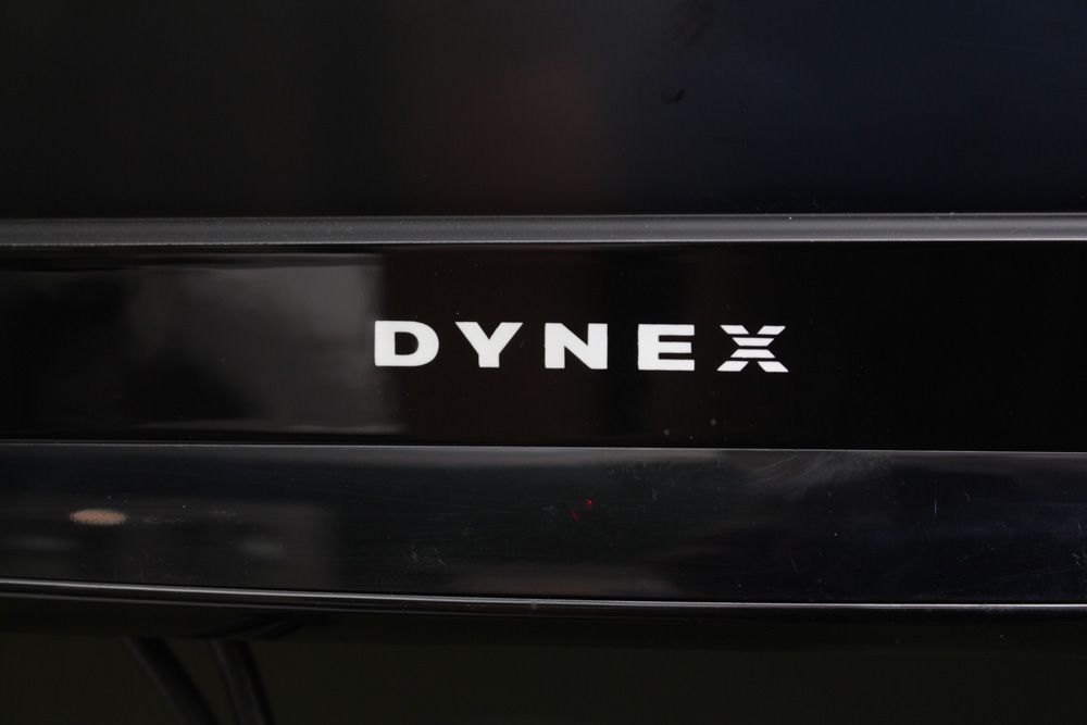 Dynex 23" LCD Flat Screen TV/DVD Player with Mount